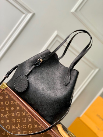 LV Blossom MM M21851