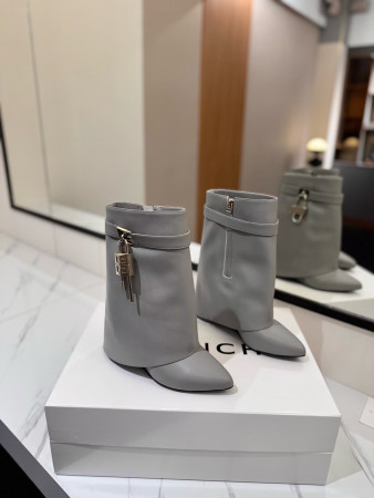 UA Givenchy Boots