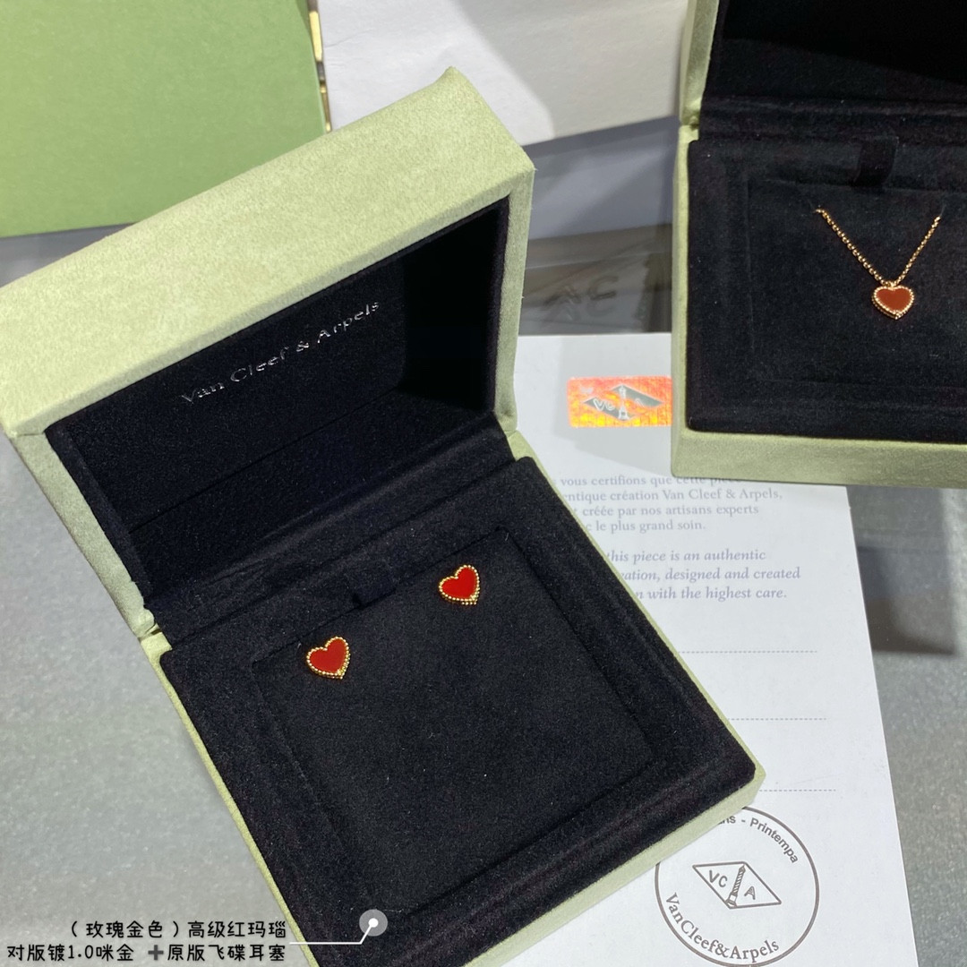 V*N CL*F & arpels red agate heart-shaped love earrings