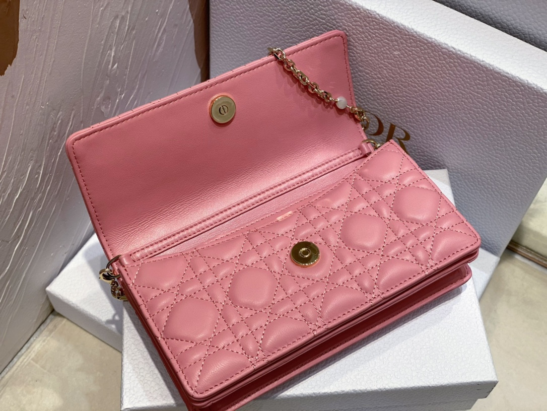 miss D*or mini bag melocoton pink pearlescent cannage lambskin s0980onjl_m92p 21 x 11.5 x 4.5 cm