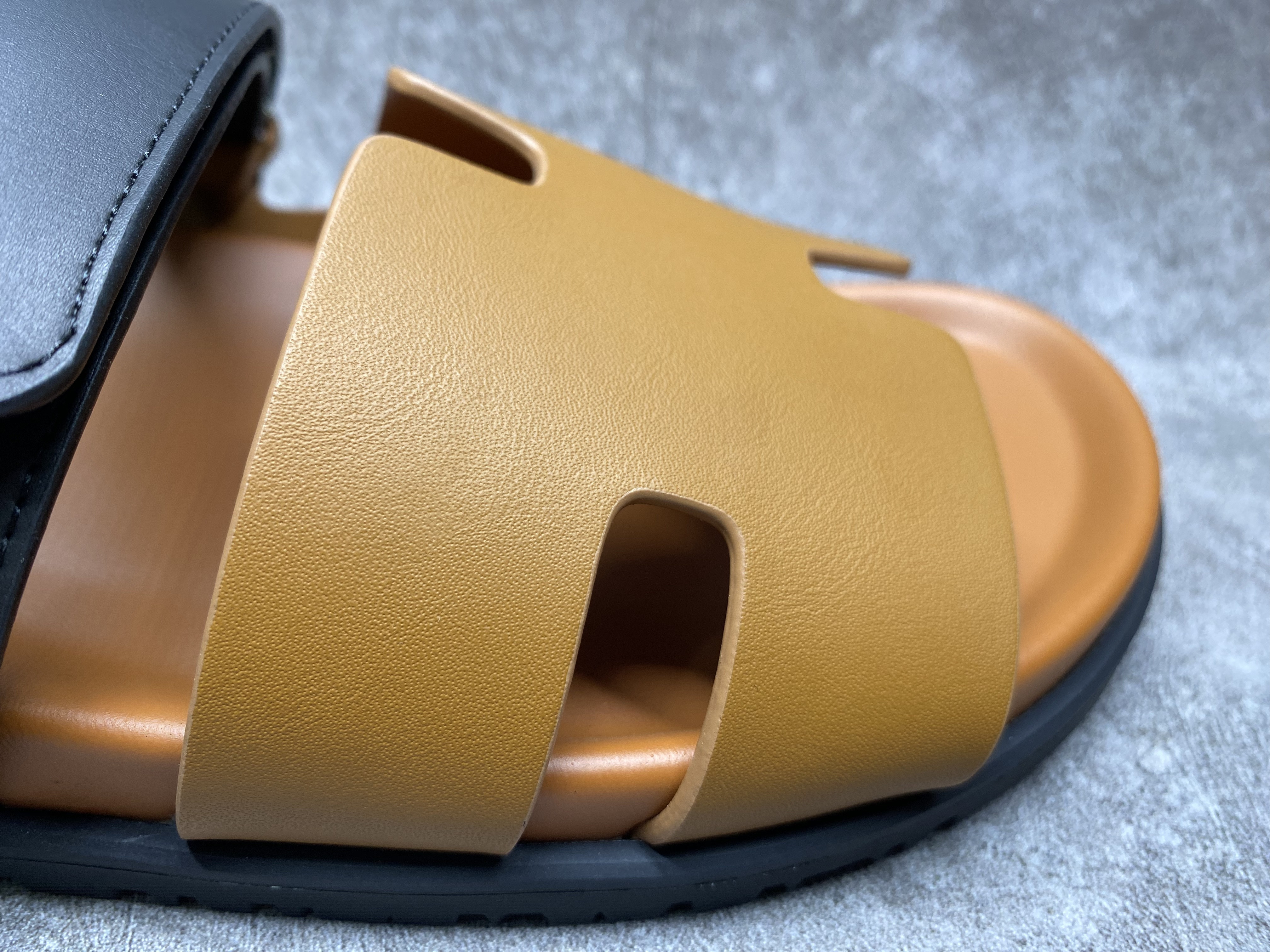 UA Hermès Chypre Sandal