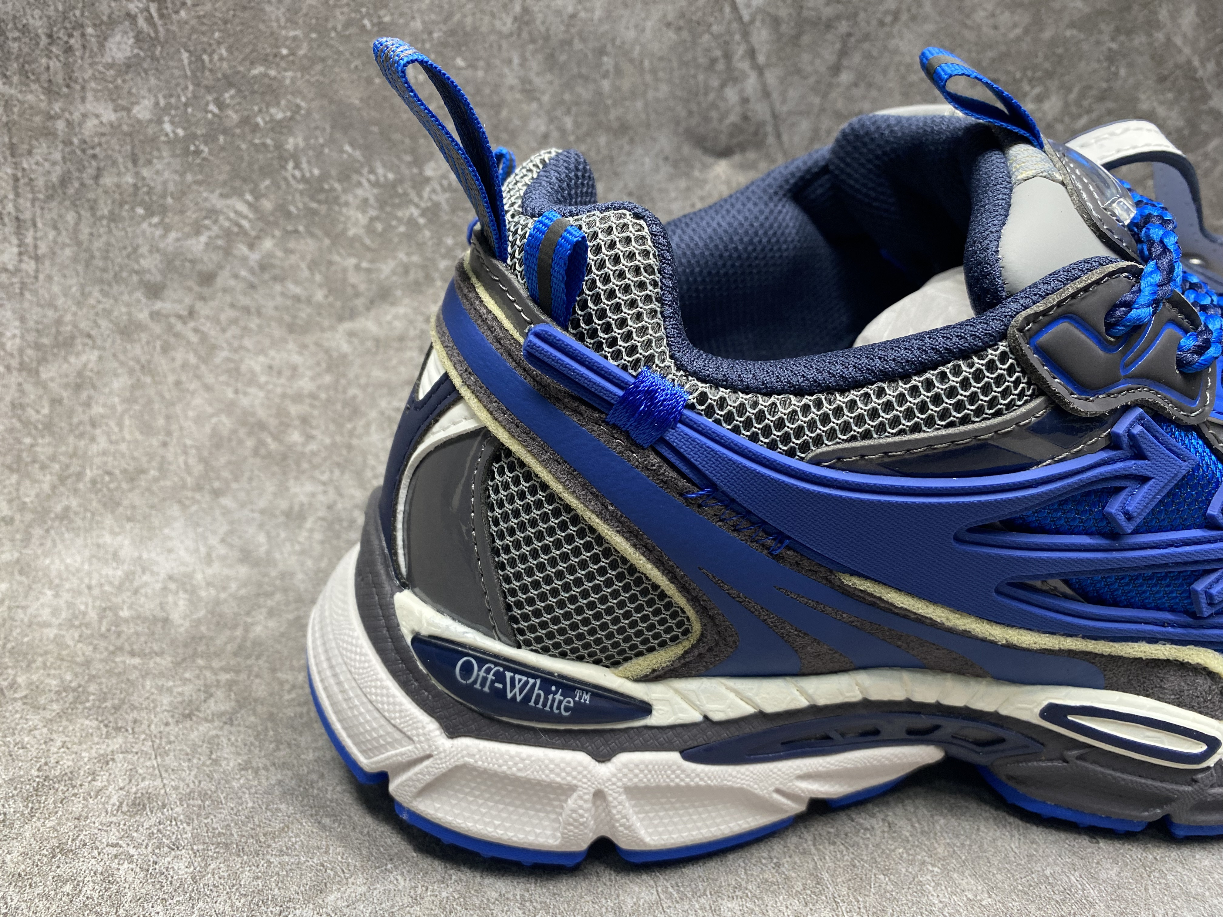 UA Off-White "BE RIGHT BACK"