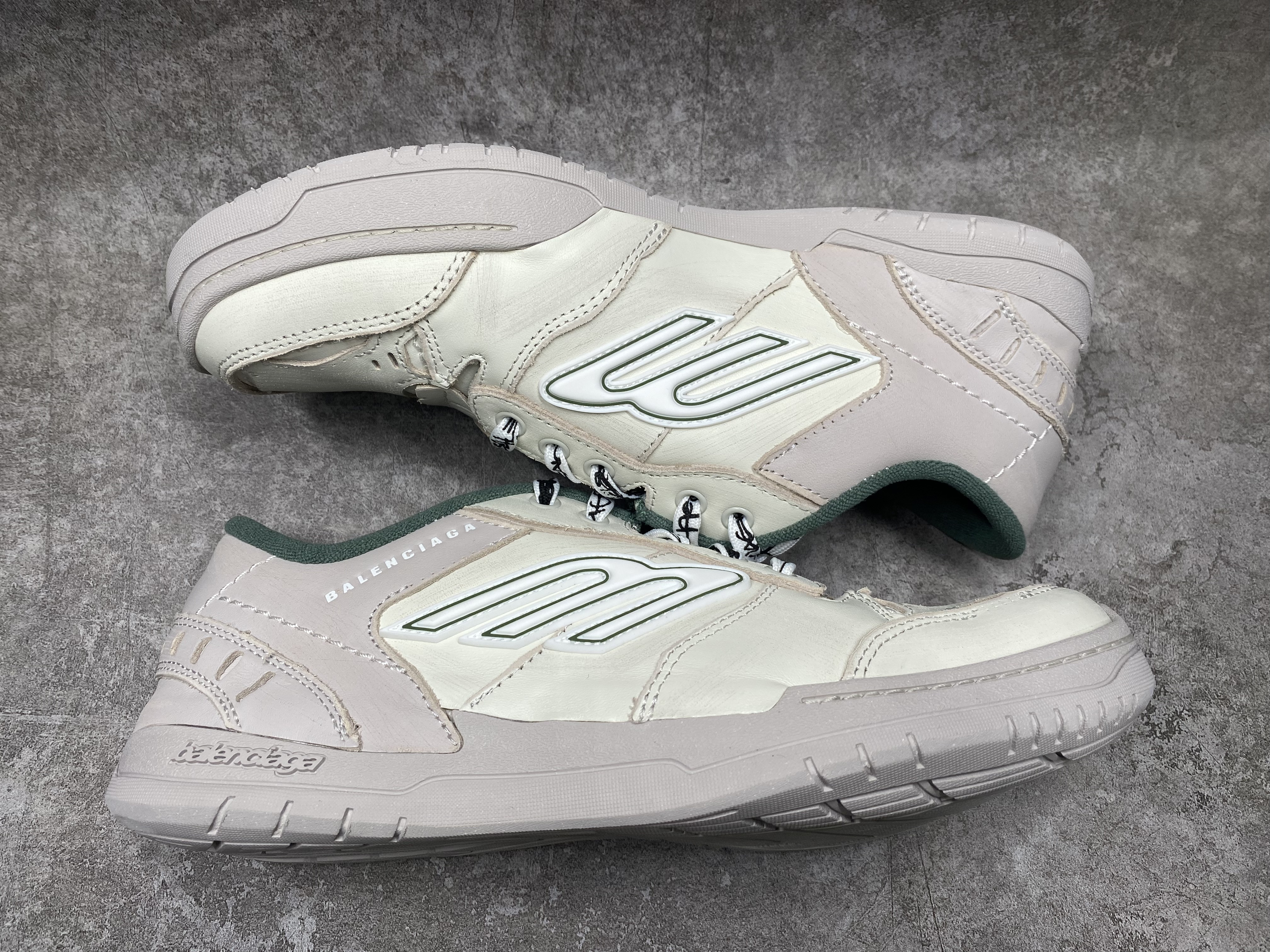 ua Ba*len*cia*ga hamptons worn-out sneaker (run one size large)