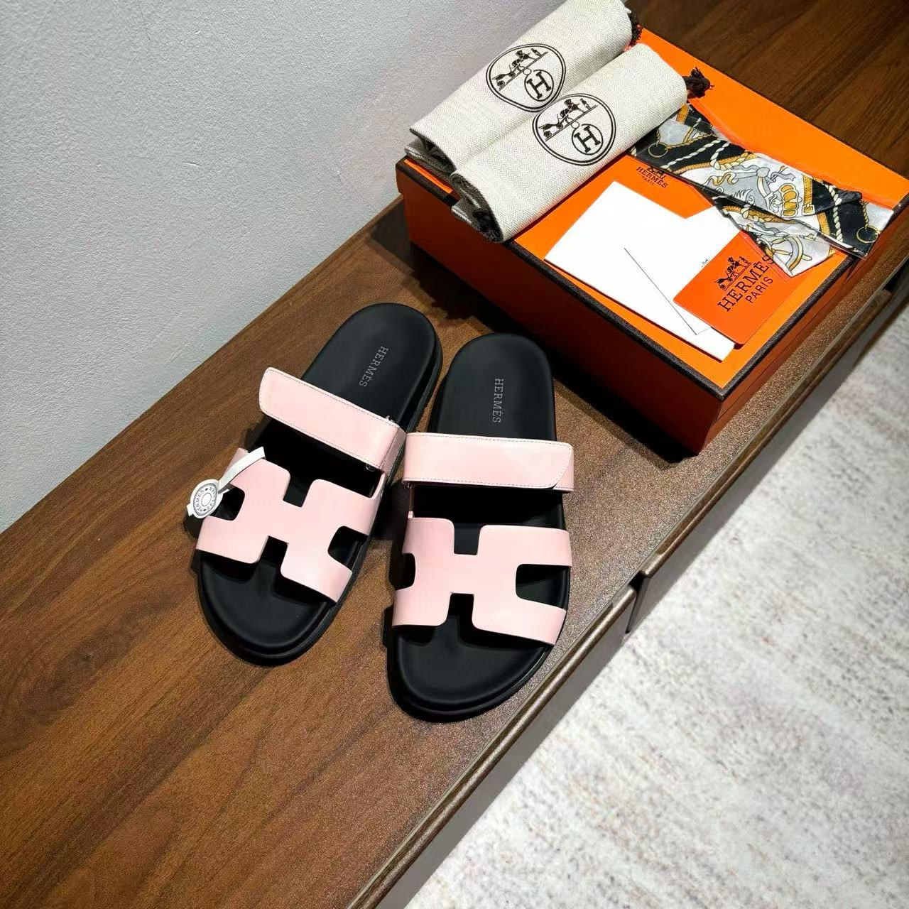 UA Hermès Chypre Sandal