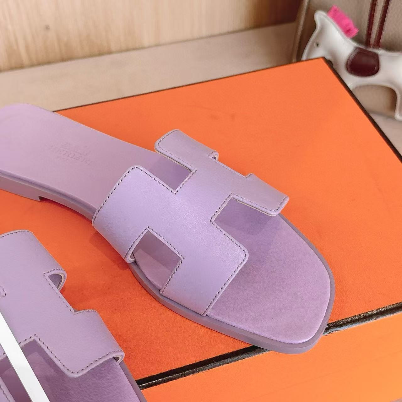 UA Hermès Oran sandal