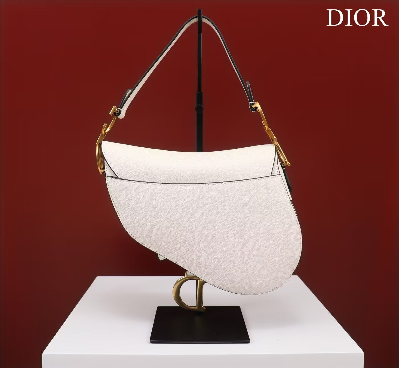 D*or mini saddle bag with strap grained calfskin 19 x 16 x 5 cm