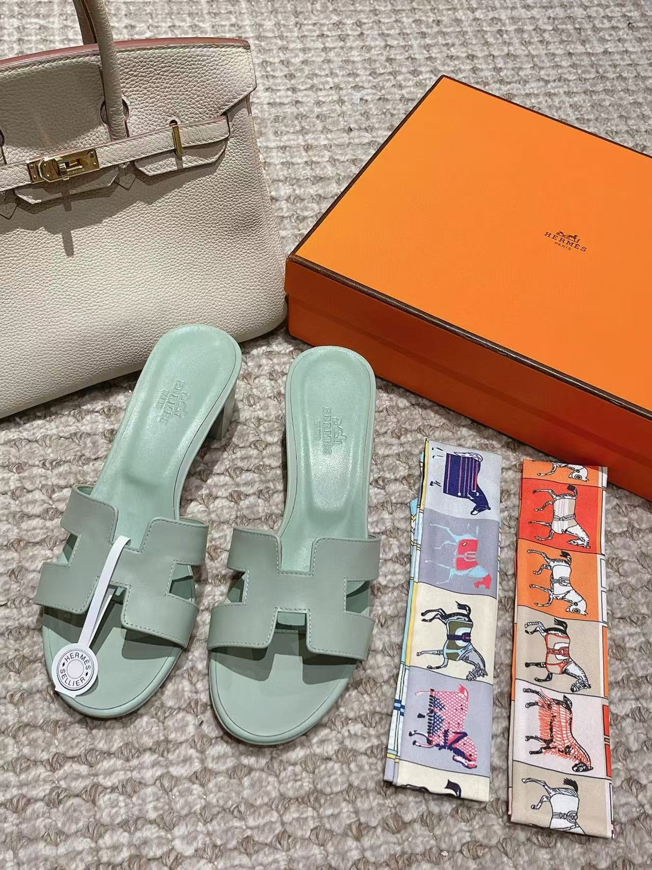 UA Hermès Oasis Sandal
