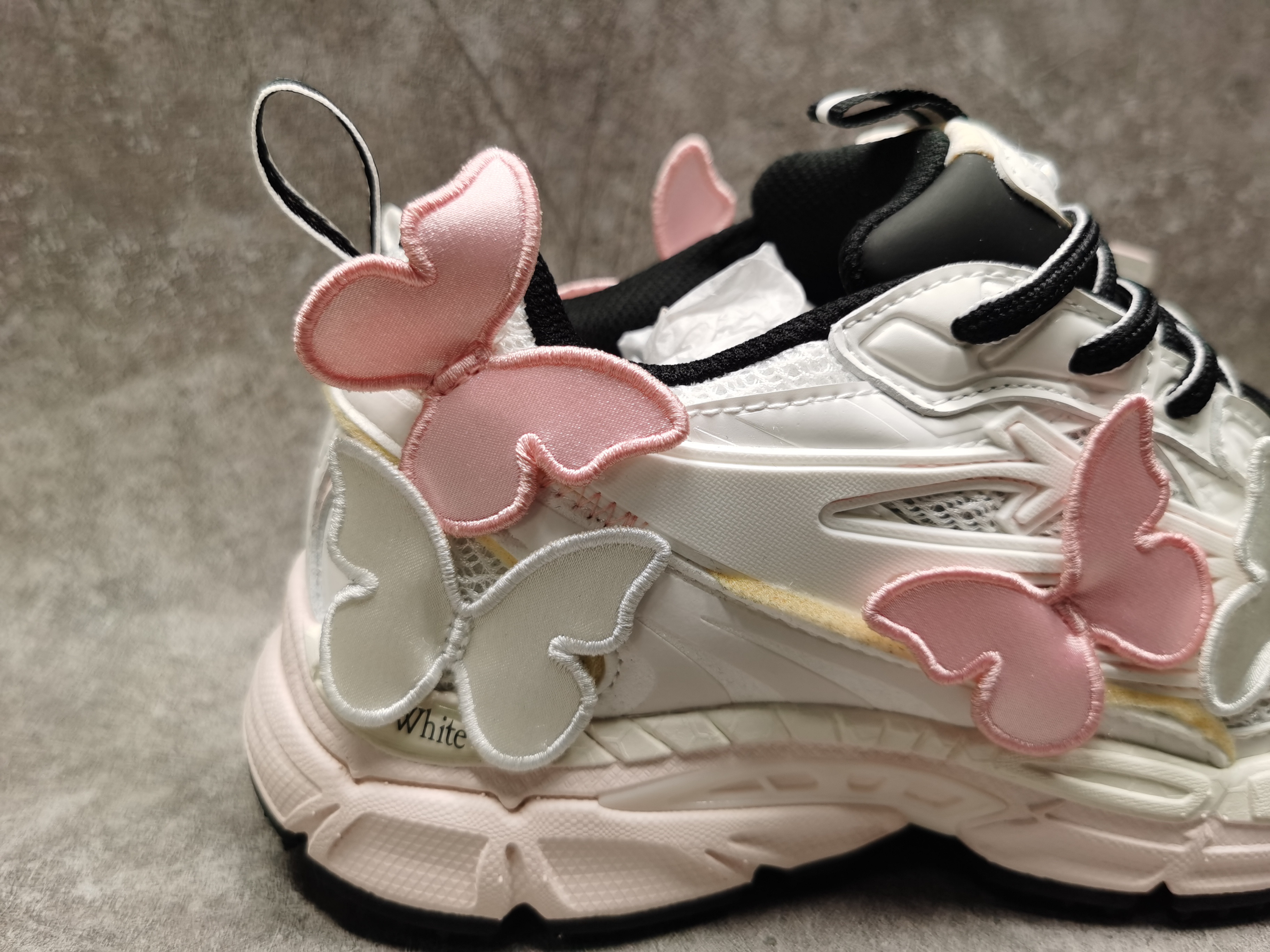 UA Off-White "BE RIGHT BACK"