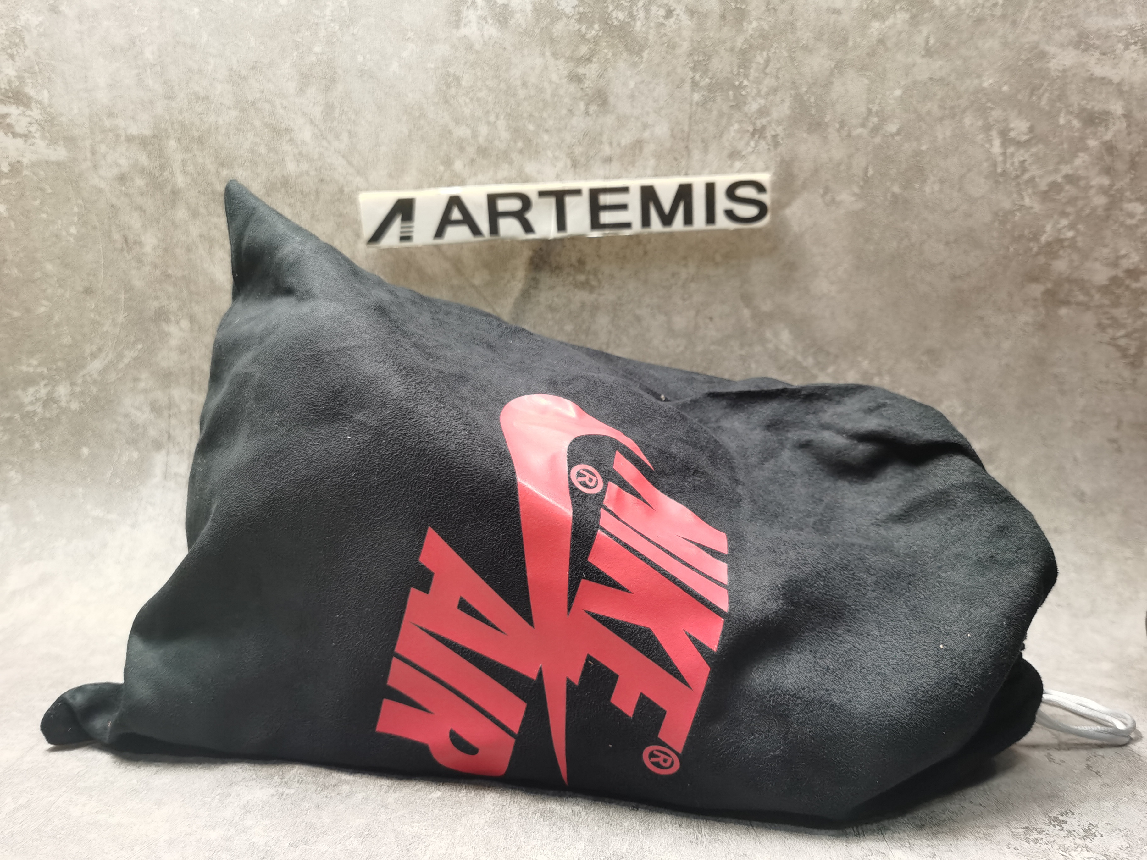 Air Jordan 1 Retro High 85 Varsity Red