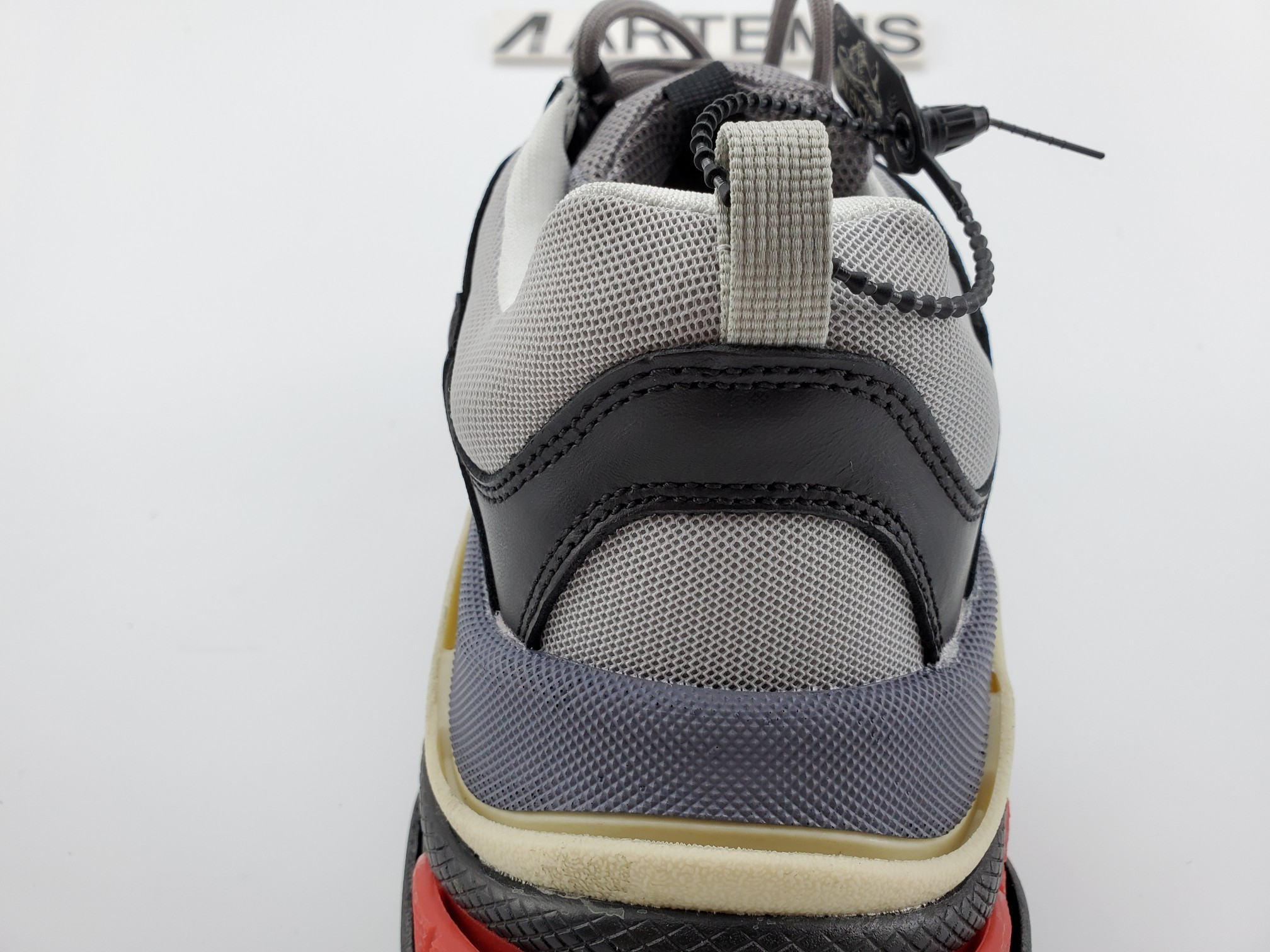 Balenciga Triple S light Grey Red