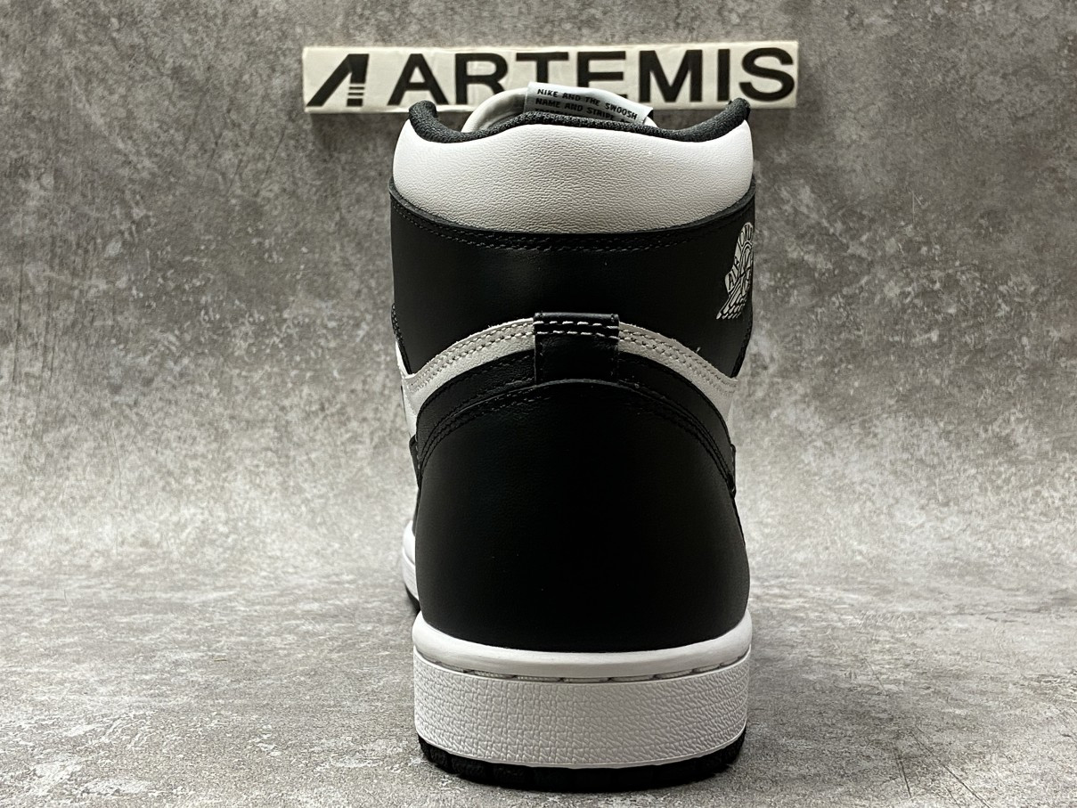 Air Jordan 1 Retro High Black White