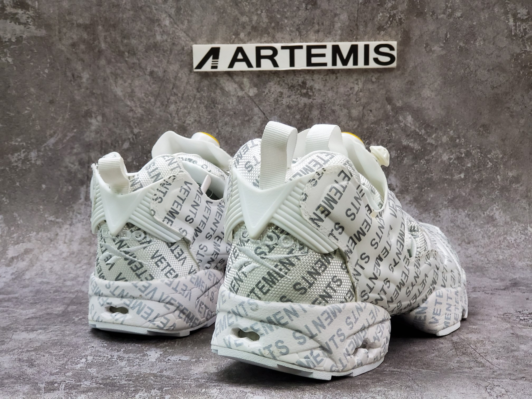 Reebok VETEMENTS x InstaPump Fury 