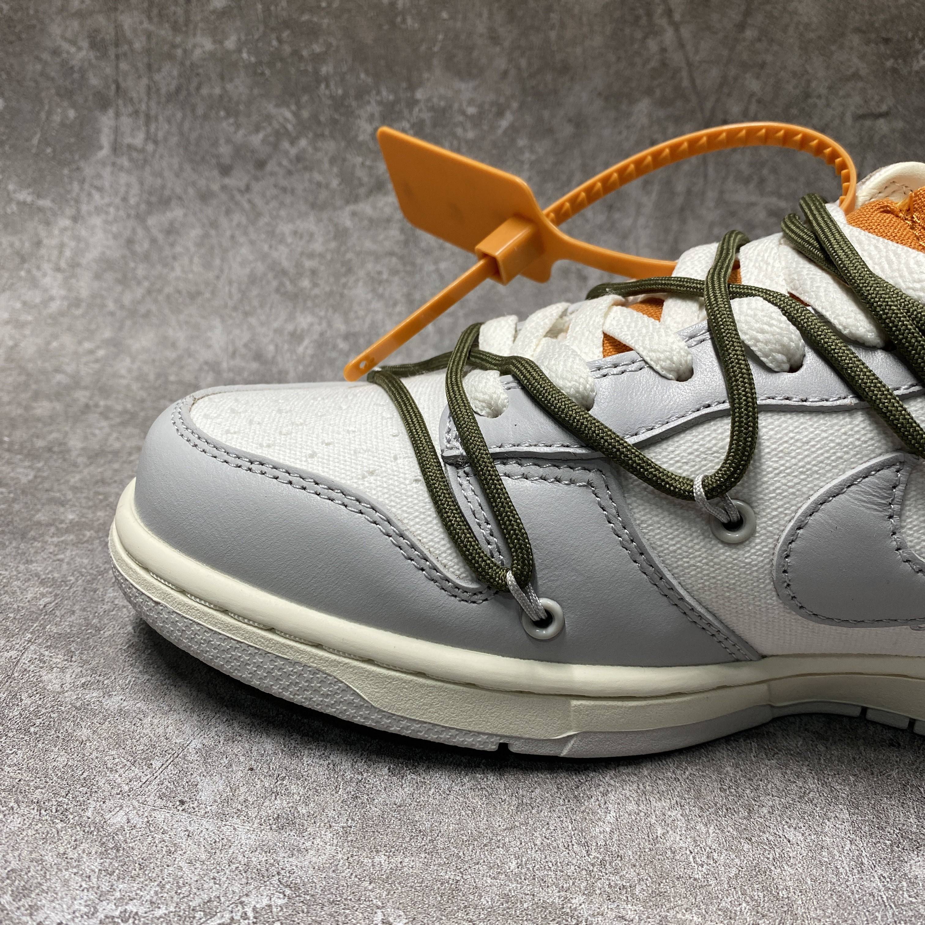 Nike Dunk Low Off-White Lot 22