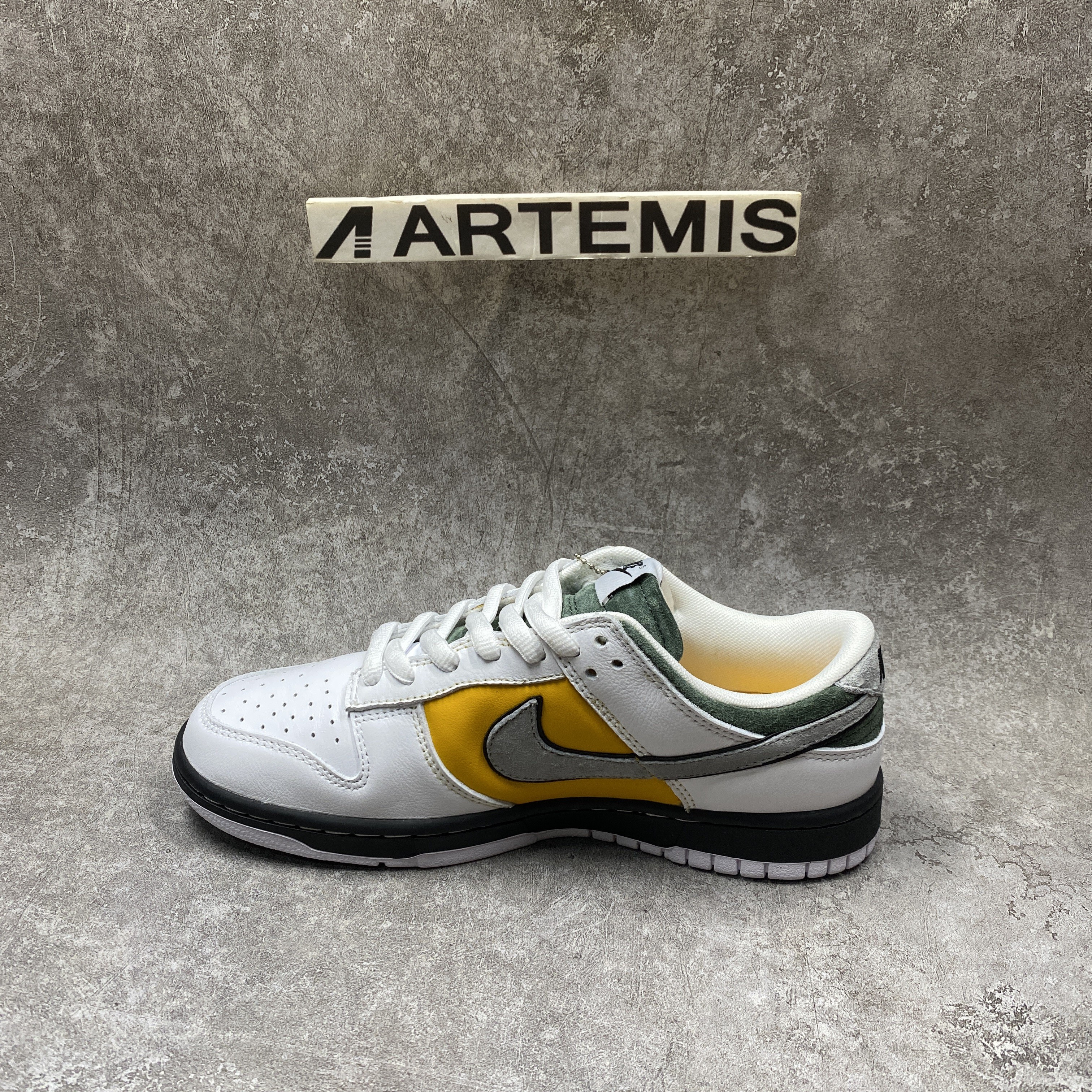 Otomo Katsuhiro x Nike SB Dunk Low Pro Kobe Lifestyle