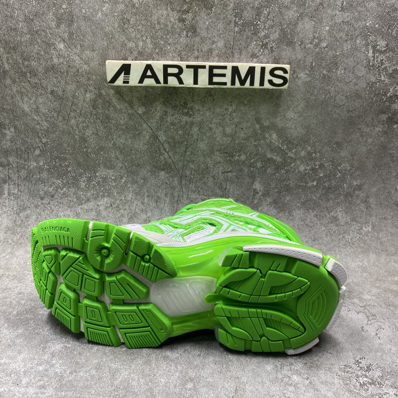 Balenciga Runner Sneaker in Green