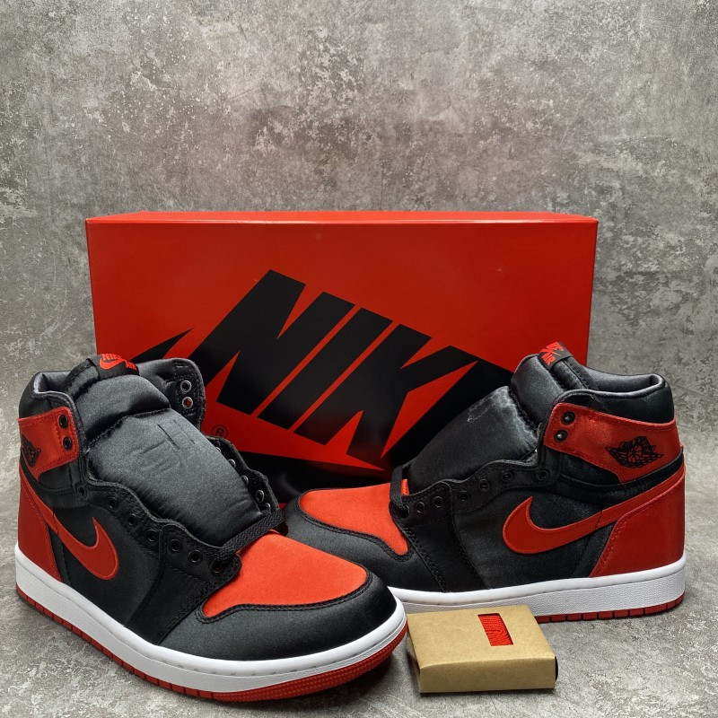 Air Jordan 1 High OG WMNS Satin Bred