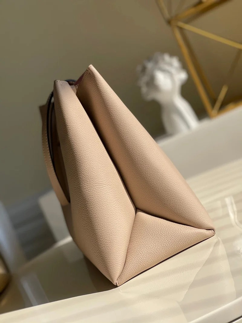 LV LOCKME SHOPPER M57346