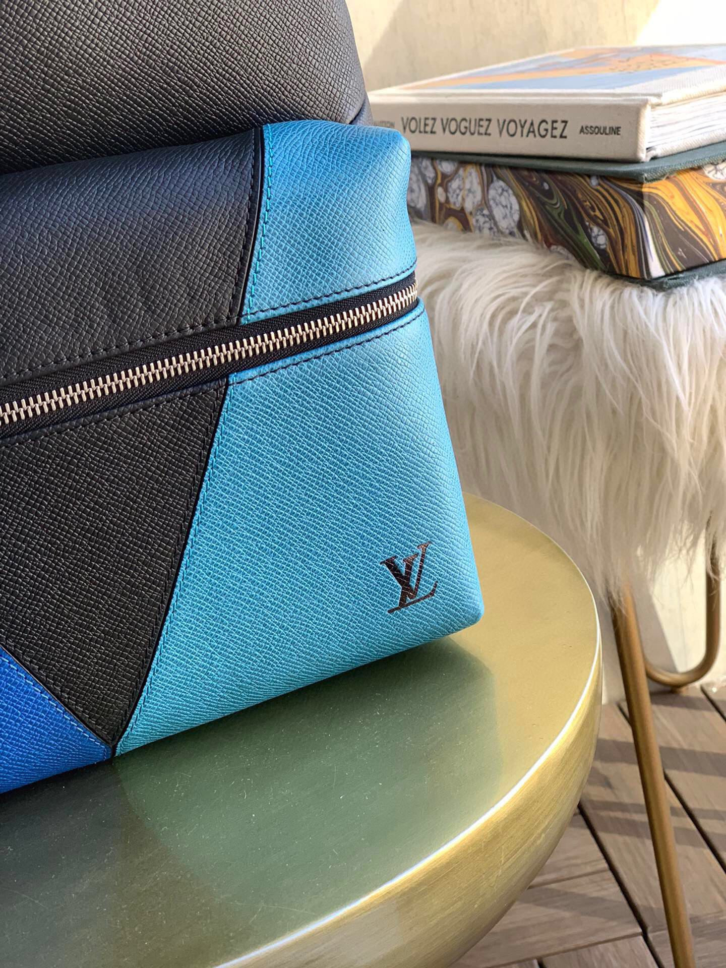 LV DISCOVERY BACKPACK M30735