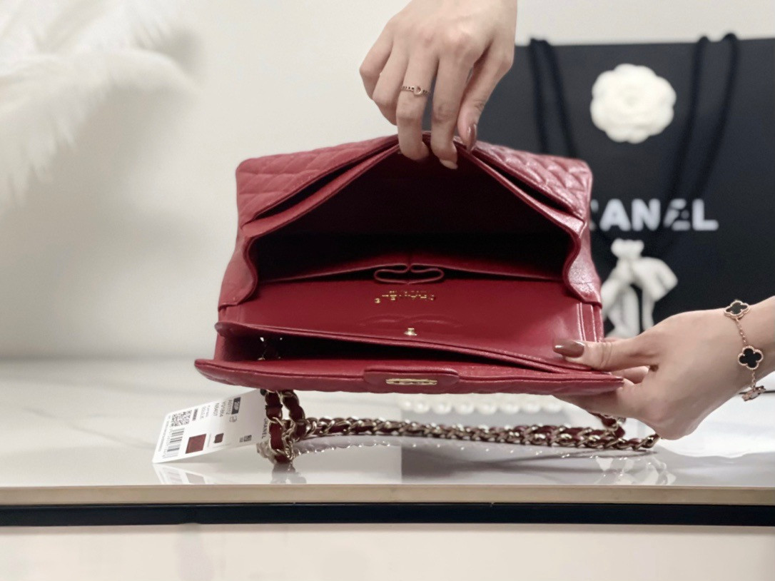 Ch*el classic handbag in grained litchi pattern calfskin & gold-tone metal 15.5 × 25.5 × 6.5 cm