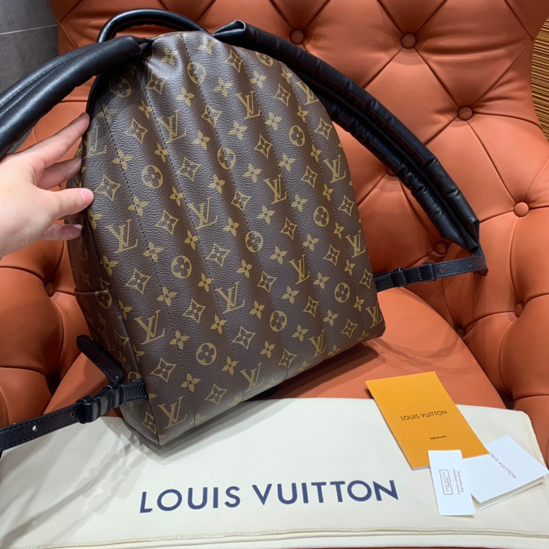 LV PALM SPRINGS MM M44874