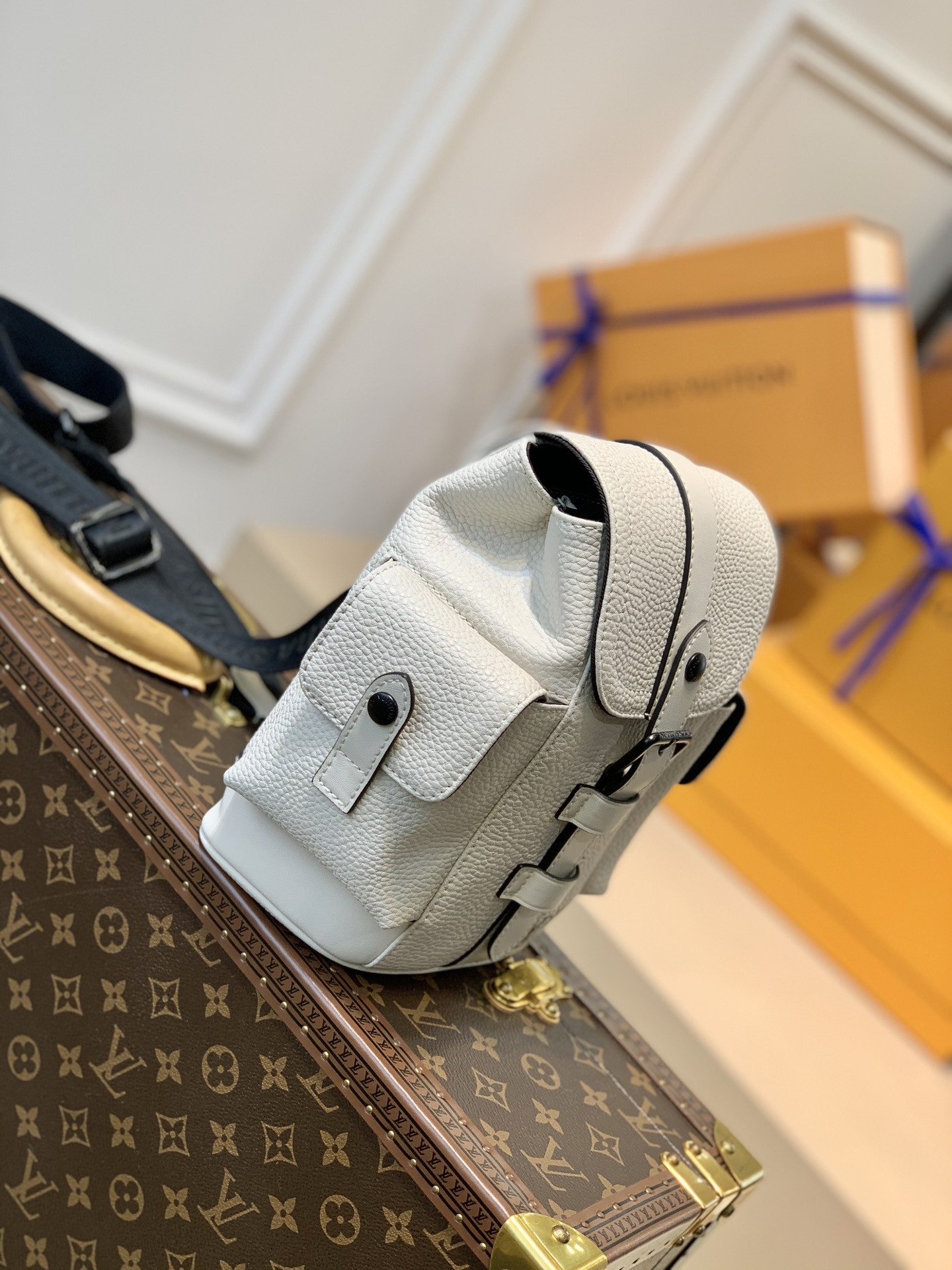 LV CHRISTOPHER XS M58493