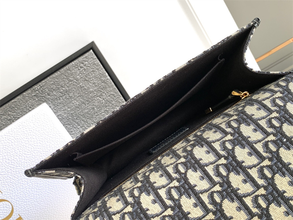 D*or 30 montaigne east-west bag with chain blue D*or oblique jacquard 25x16.5x8 cm