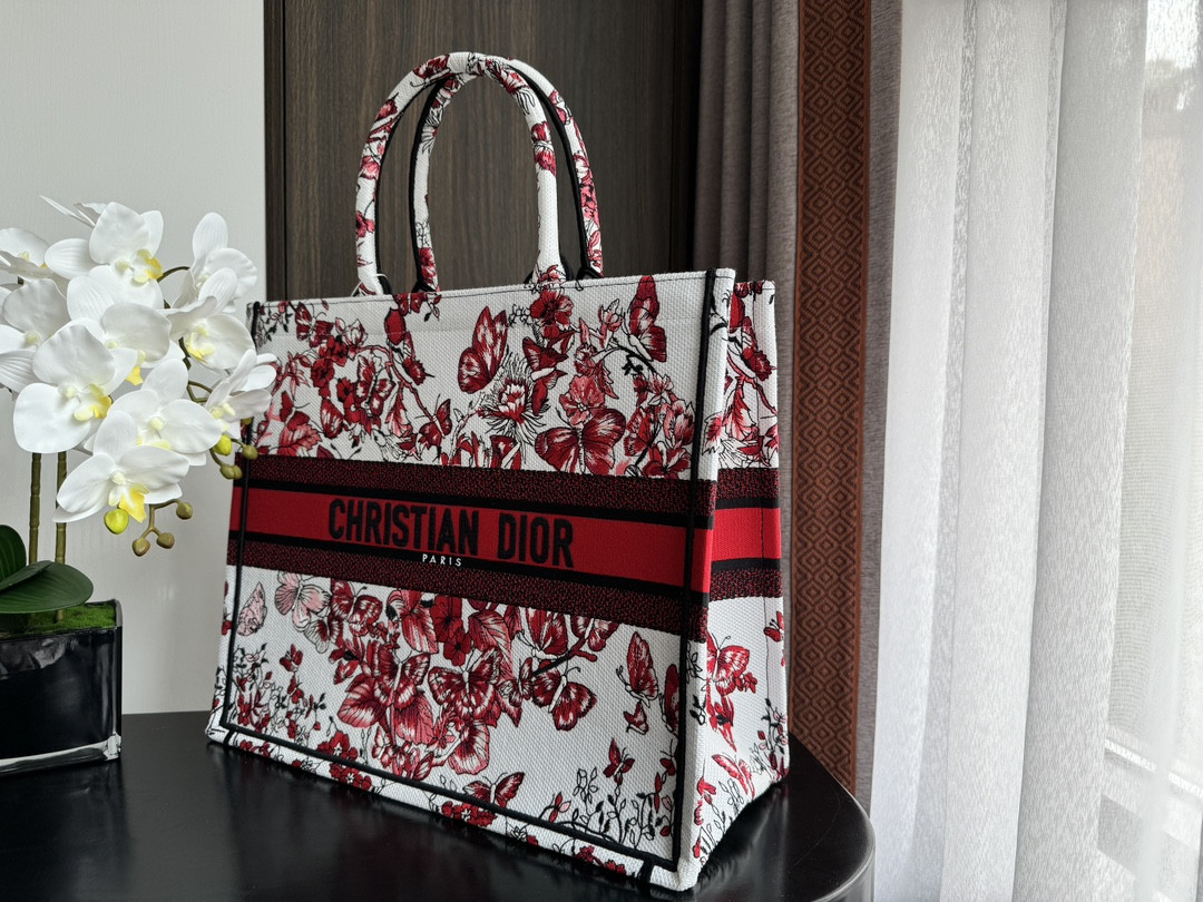large D*or book tote white and red le cŒur des papillons embroidery 16.5 x 14 x 7.5 inches