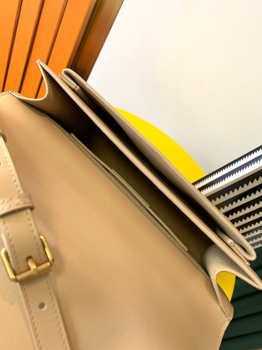 Y*L sunset large in smooth leather beige 10.6 x 7 x 3.1 inches