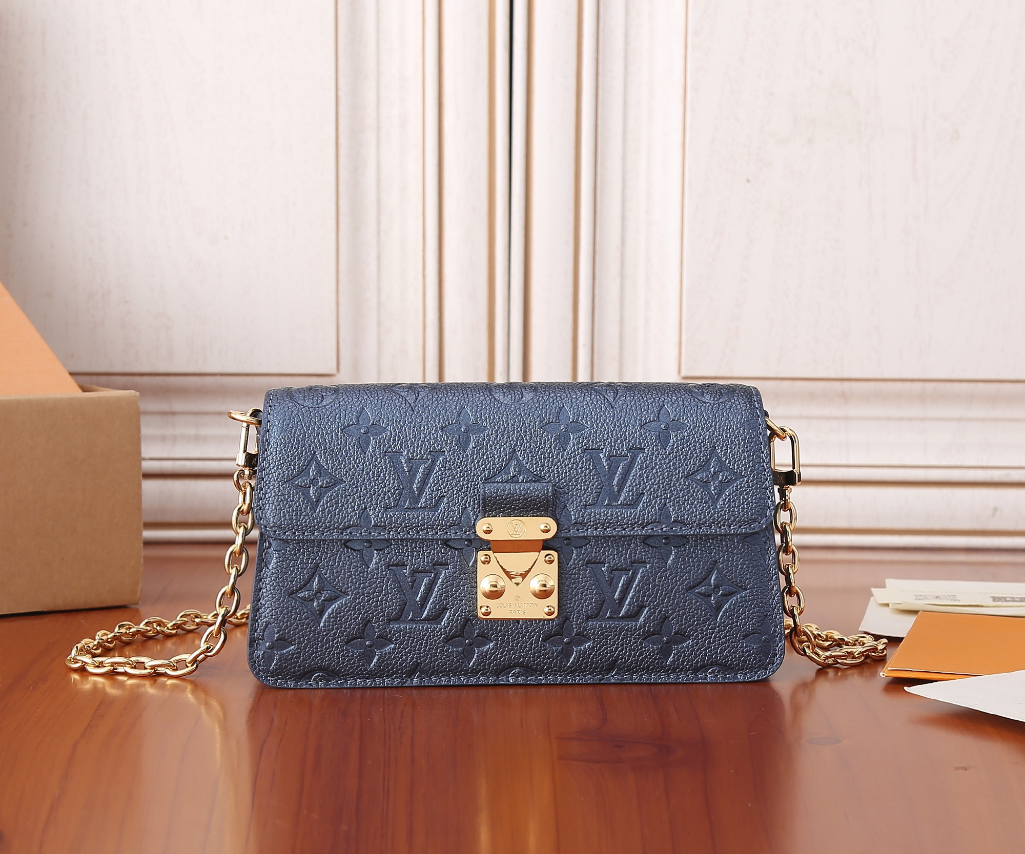 LV Wallet On Chain Métis M82671 7.5 x 4.3 x 2.2 inches