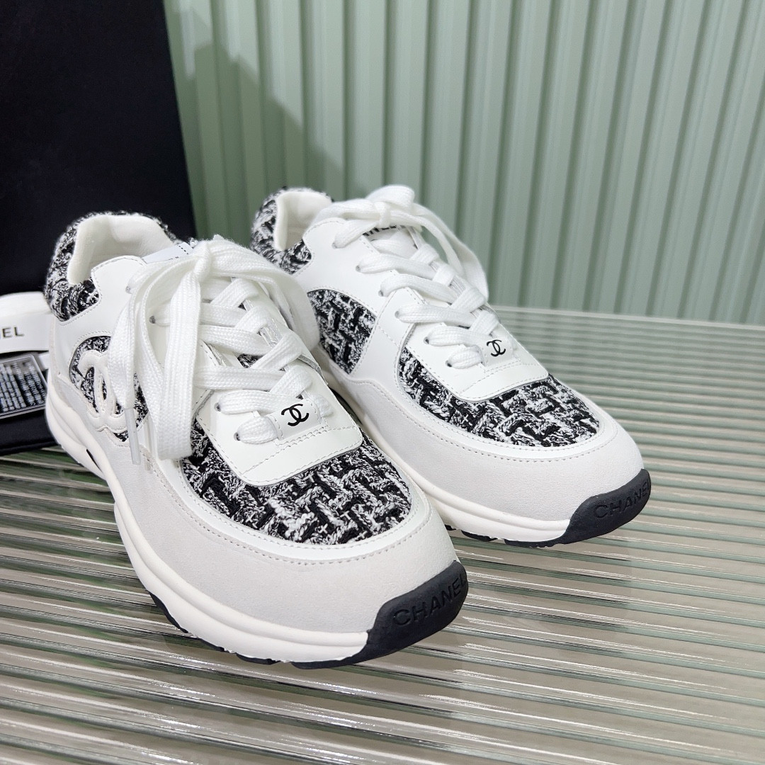 ua Ch*el sneakers tweed