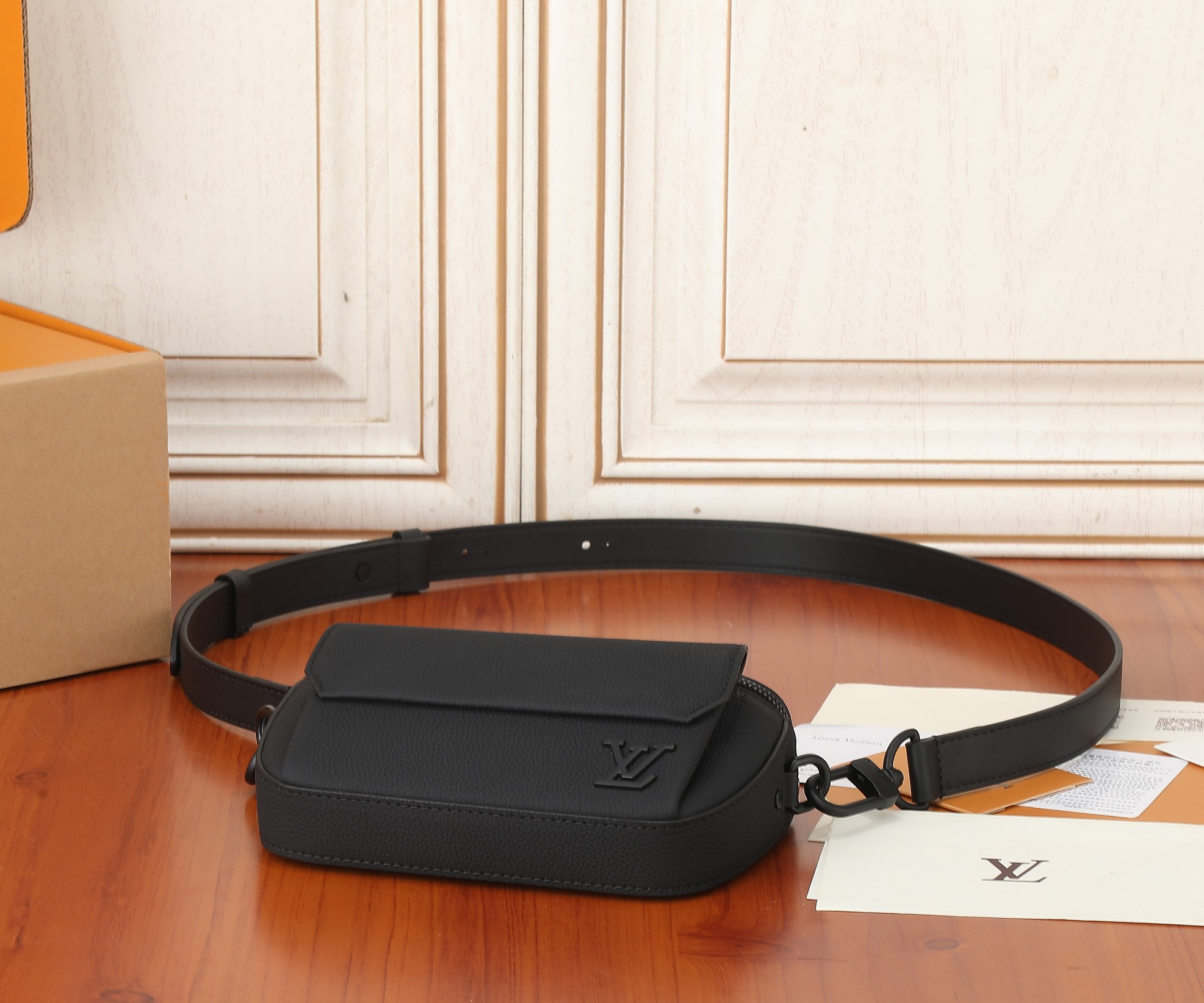 LV Pilot Wearable Wallet M83563  7.9 x 4.7 x 2.2 in