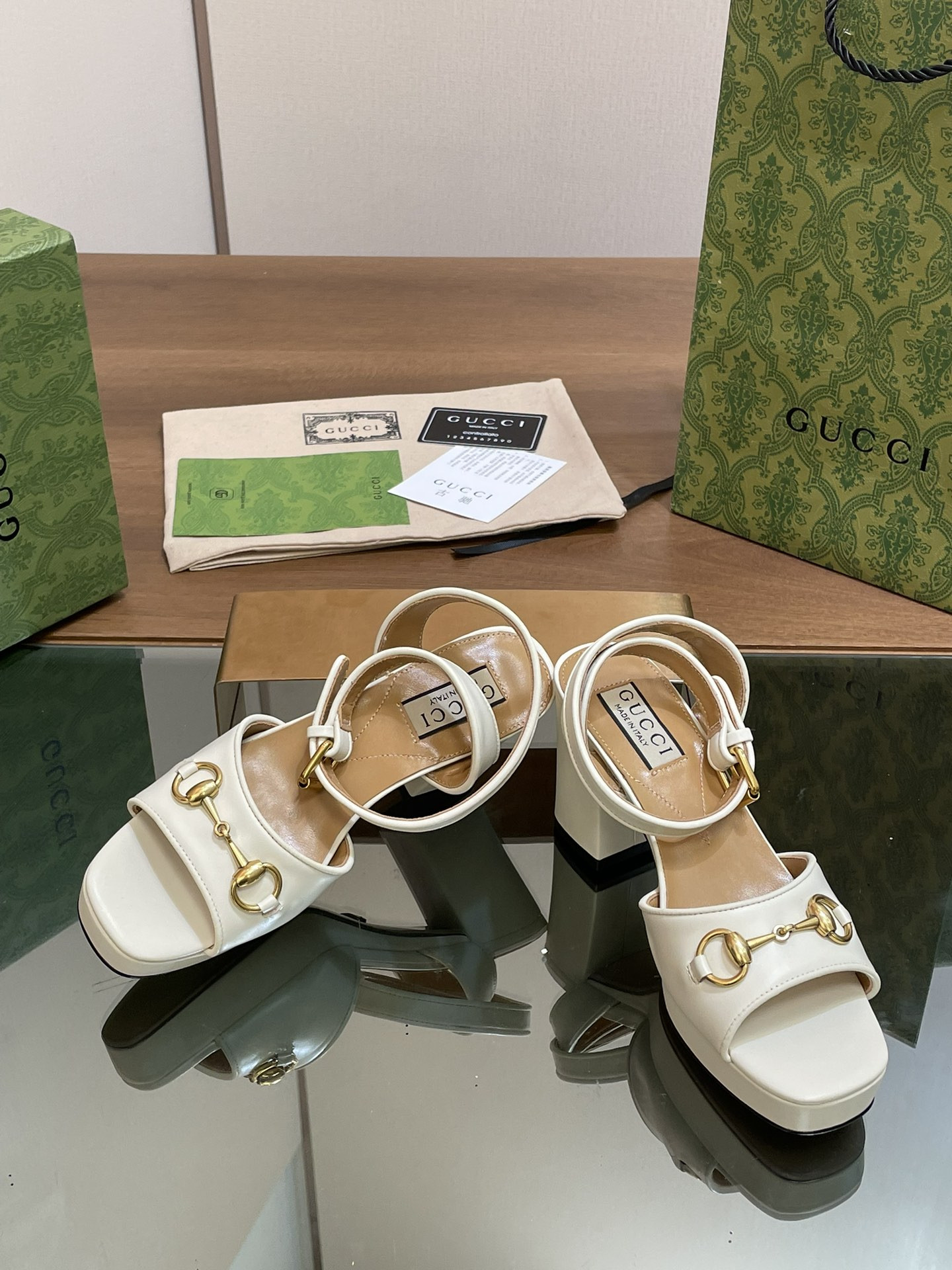 ua G*u*i horsebit platform sandal