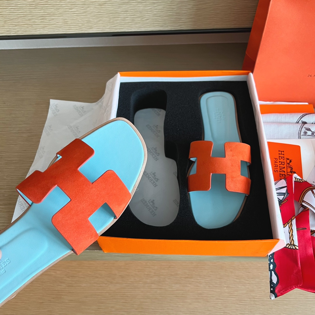 UA Hermès Oran sandal