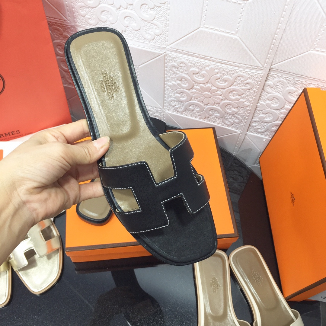 UA Hermès Oran sandal