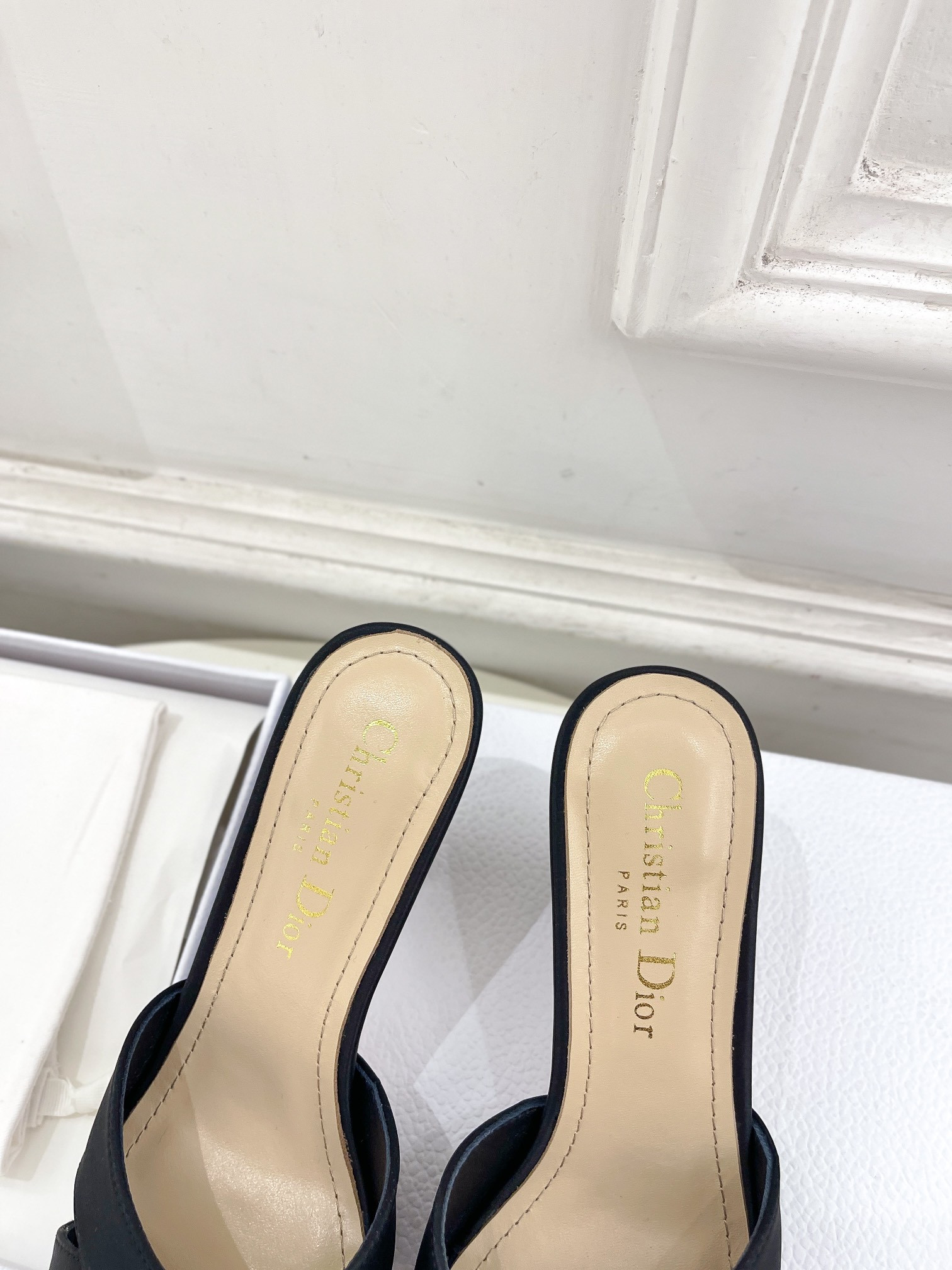 ua D*or tribales heeled slide