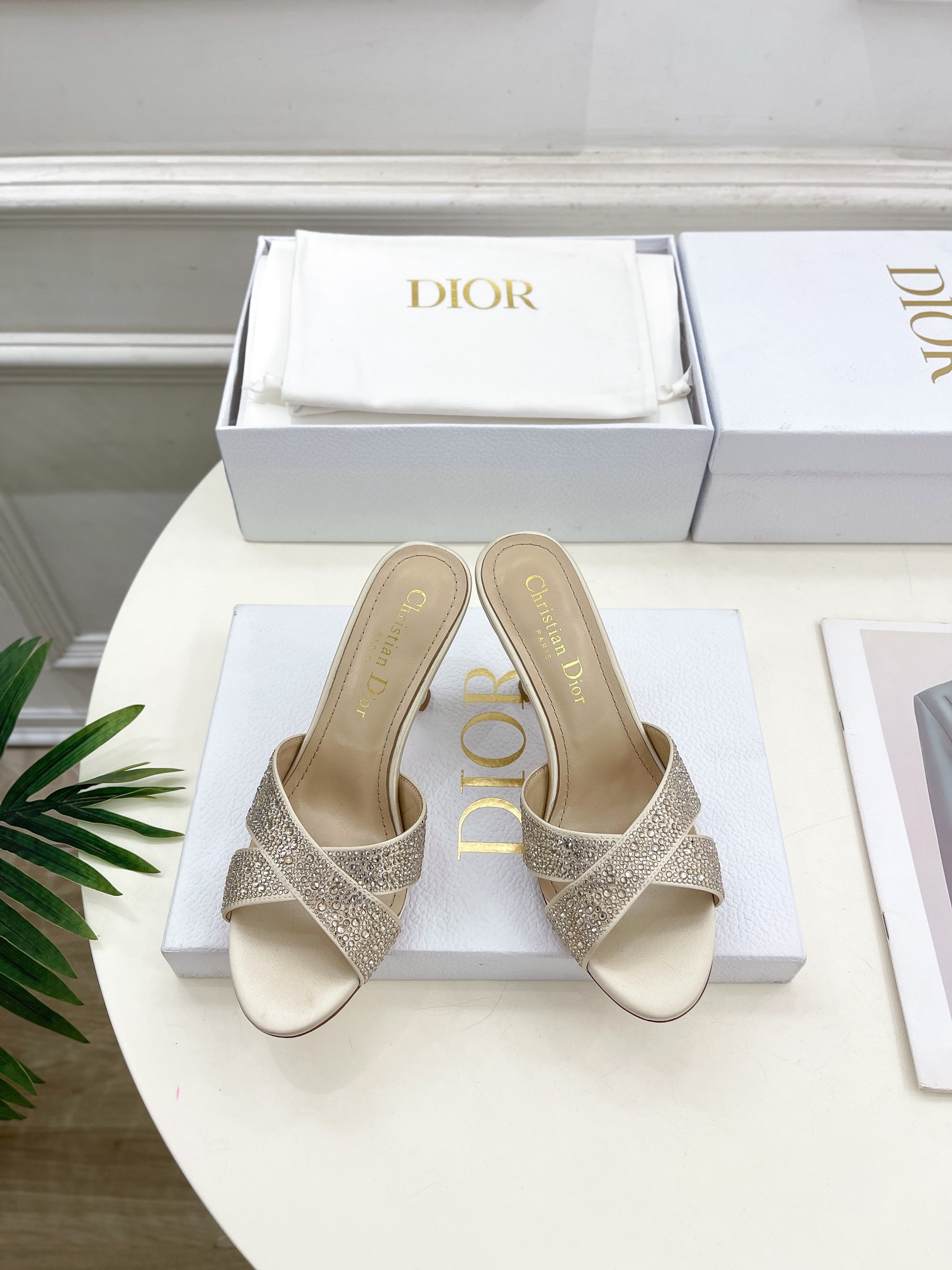 ua D*or tribales heeled slide