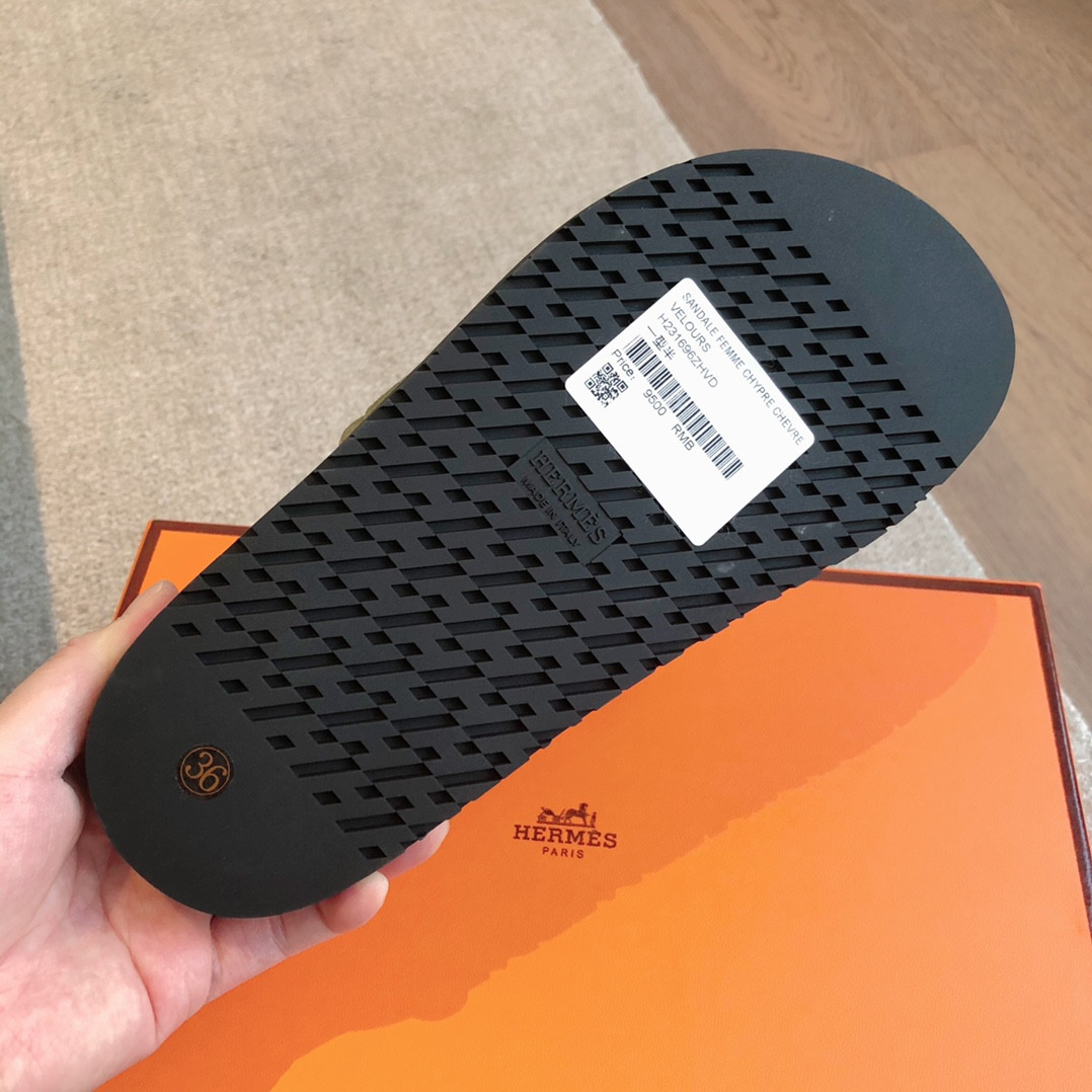 UA Hermès Empire sandal