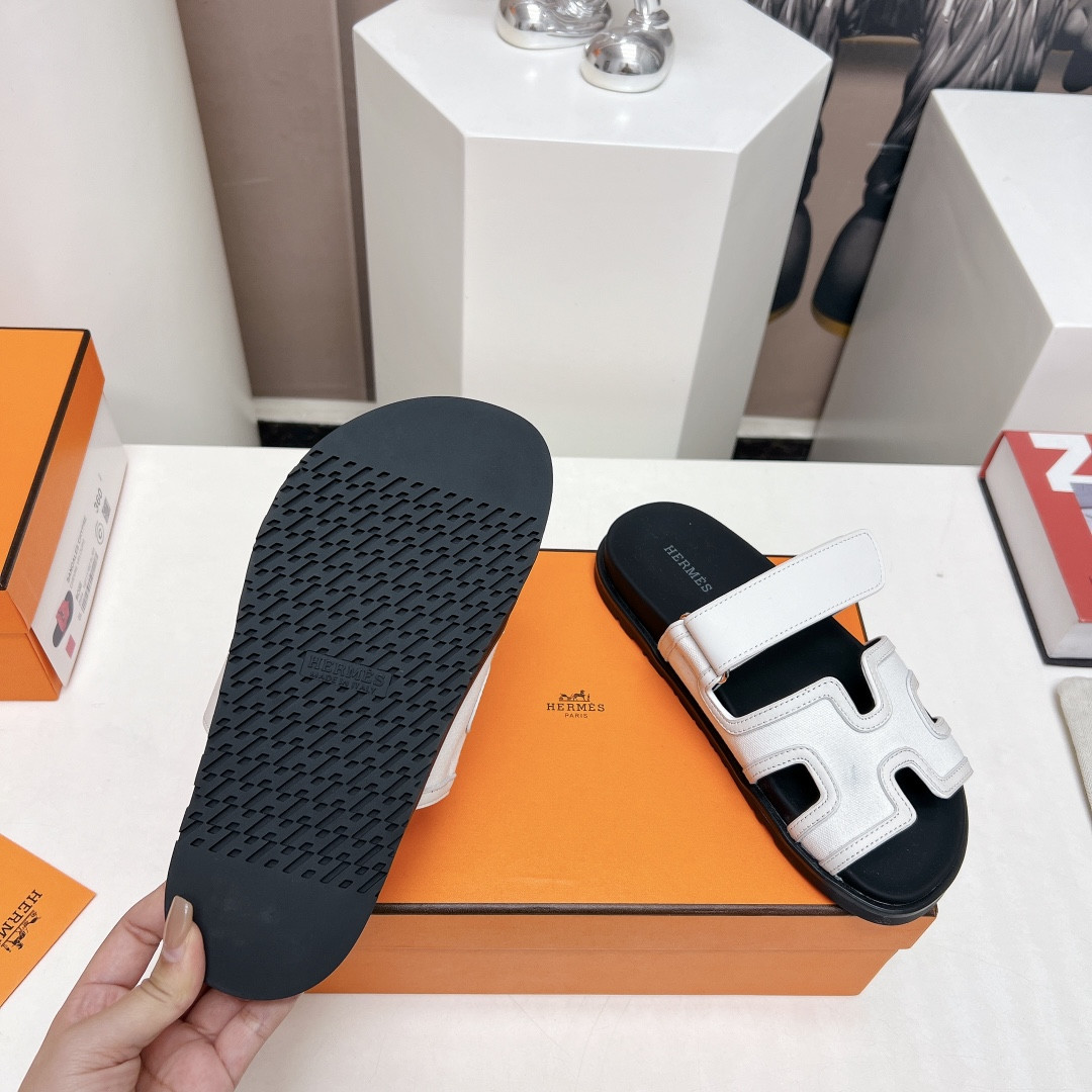 UA Hermès Chypre sandal