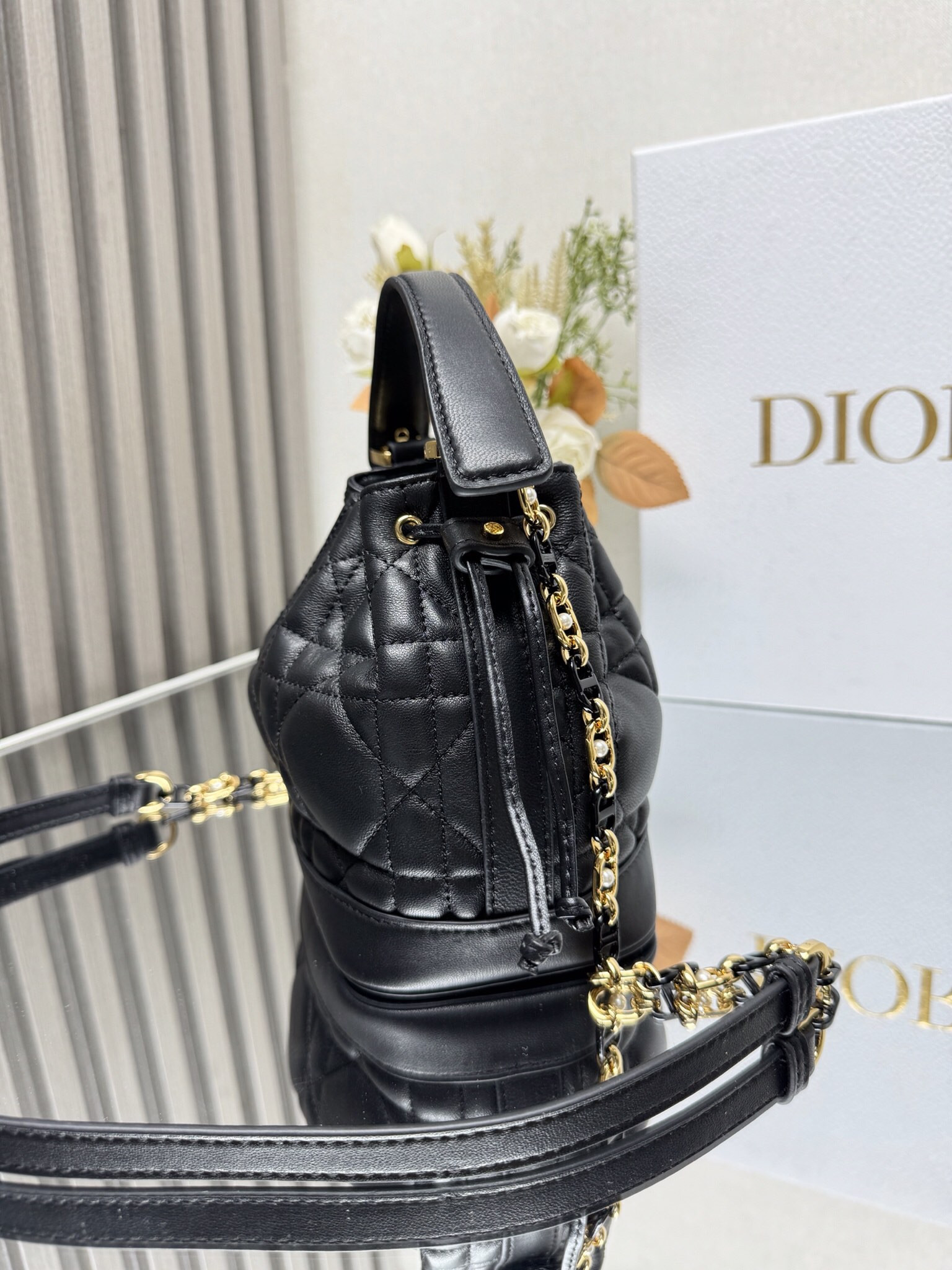 small D*or jolie bucket bag 17 x 16 x 10.5 cm