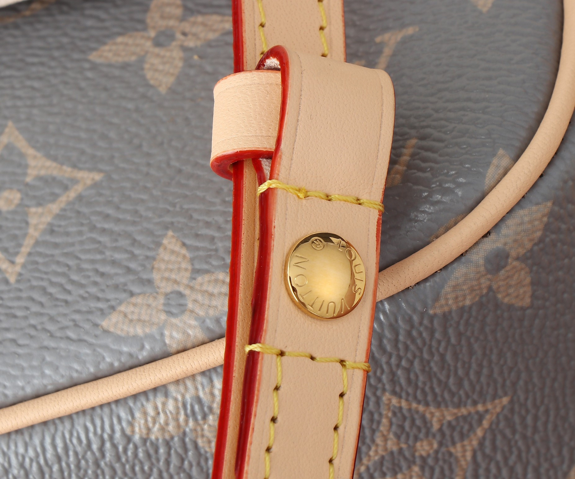 LV Wallet On Chain Ivy M12583 23.5x12x4.3CM