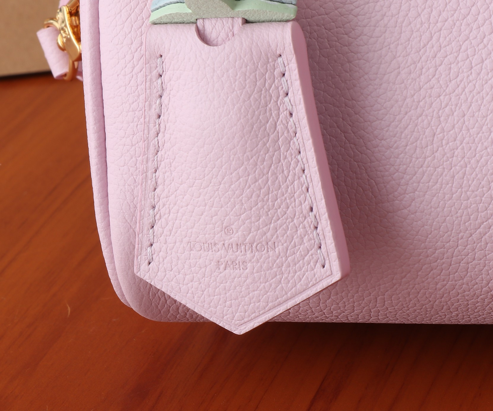 LV Speedy 18 M24598 18x12.5x11CM