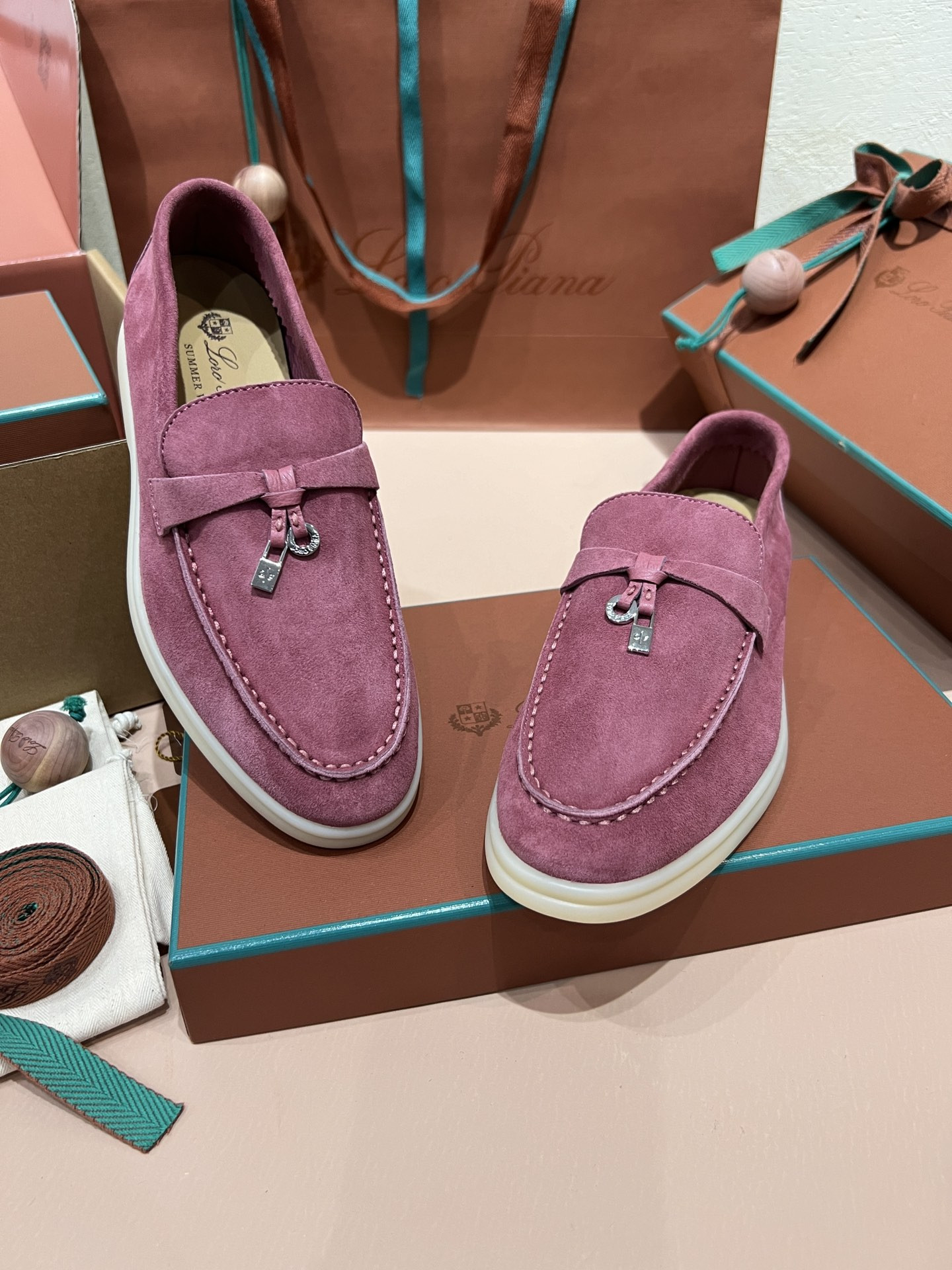 ua L**o p*ana summer charms walk loafers