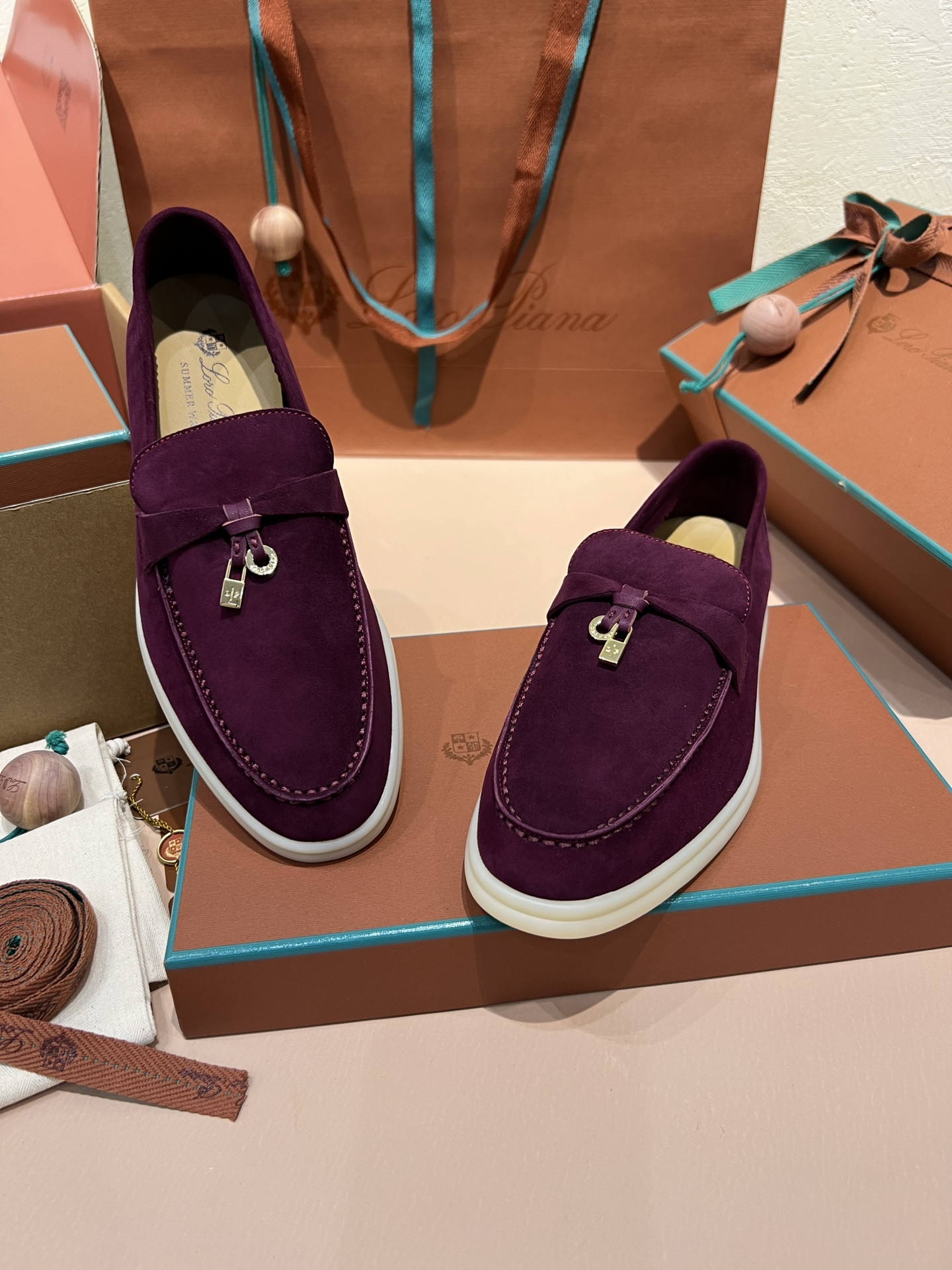 ua L**o p*ana summer charms walk loafers