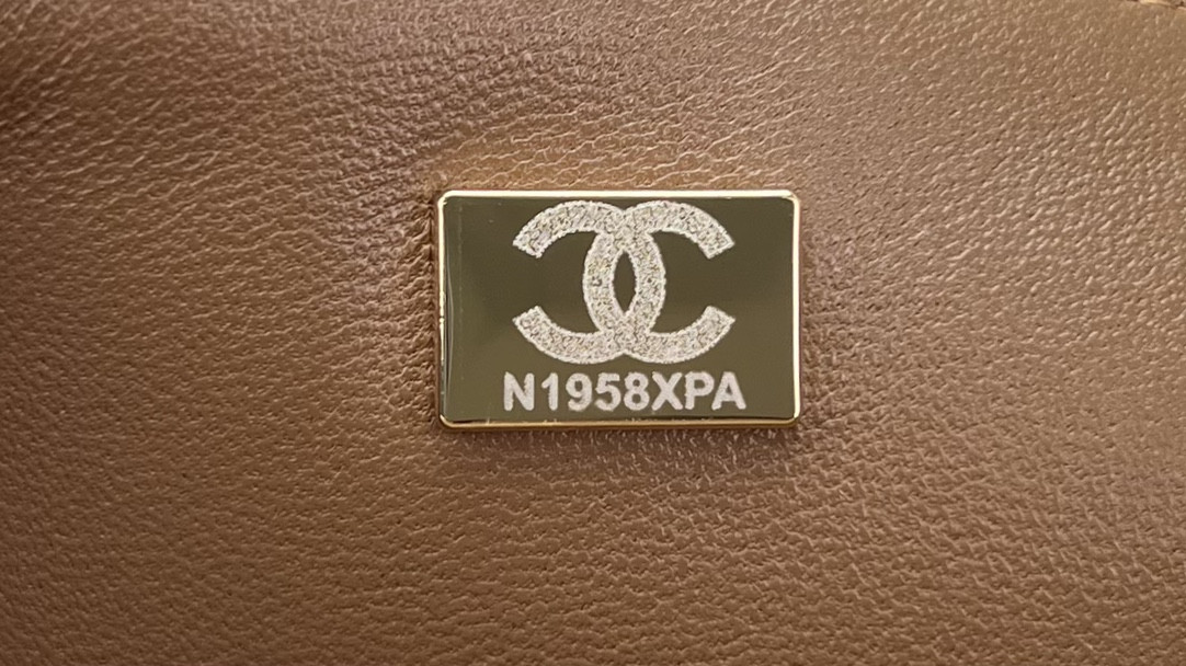 Ch*el classic flap bag 20cm