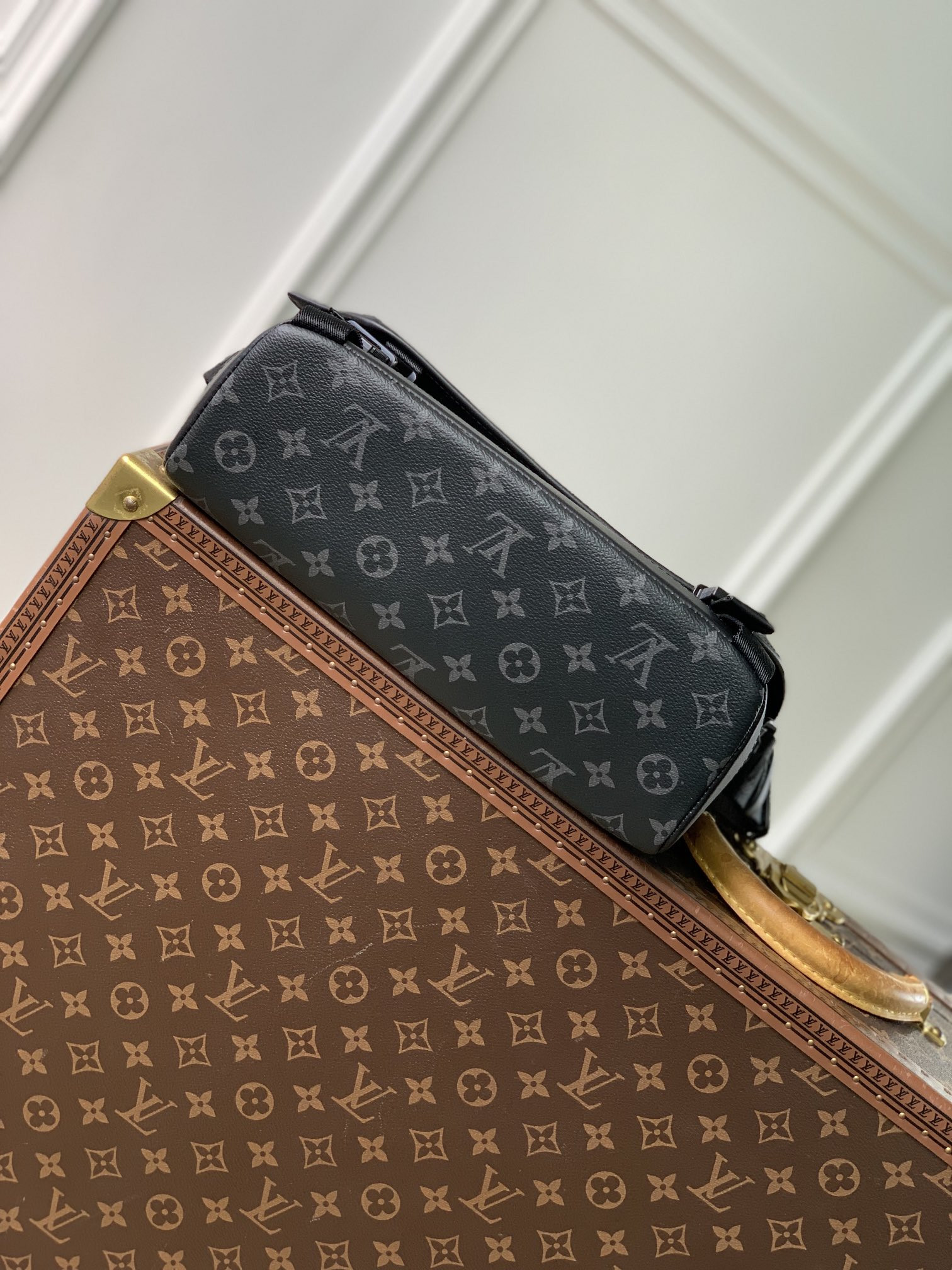 LV Messenger Voyager PM M12517  22.5 x 11 x 33 cm