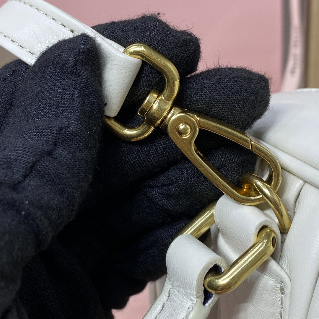 Miu Miu Arcadie matelassé nappa leather bag 22X10.5X7.5cm