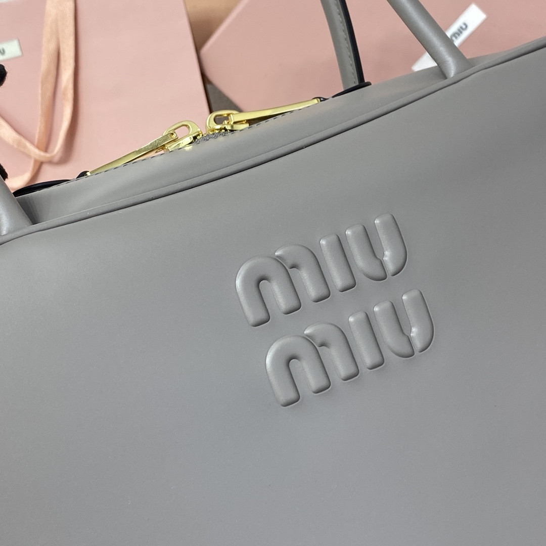 Miu Miu Leather Beau bag 23x34x10cm