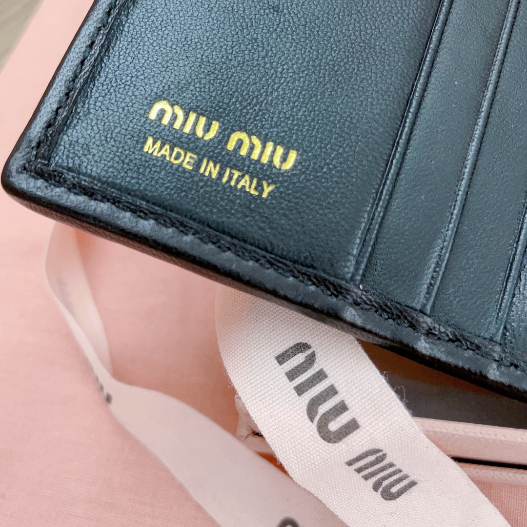Miu Miu Small matelassé nappa leather wallet 11.2x8.5cm
