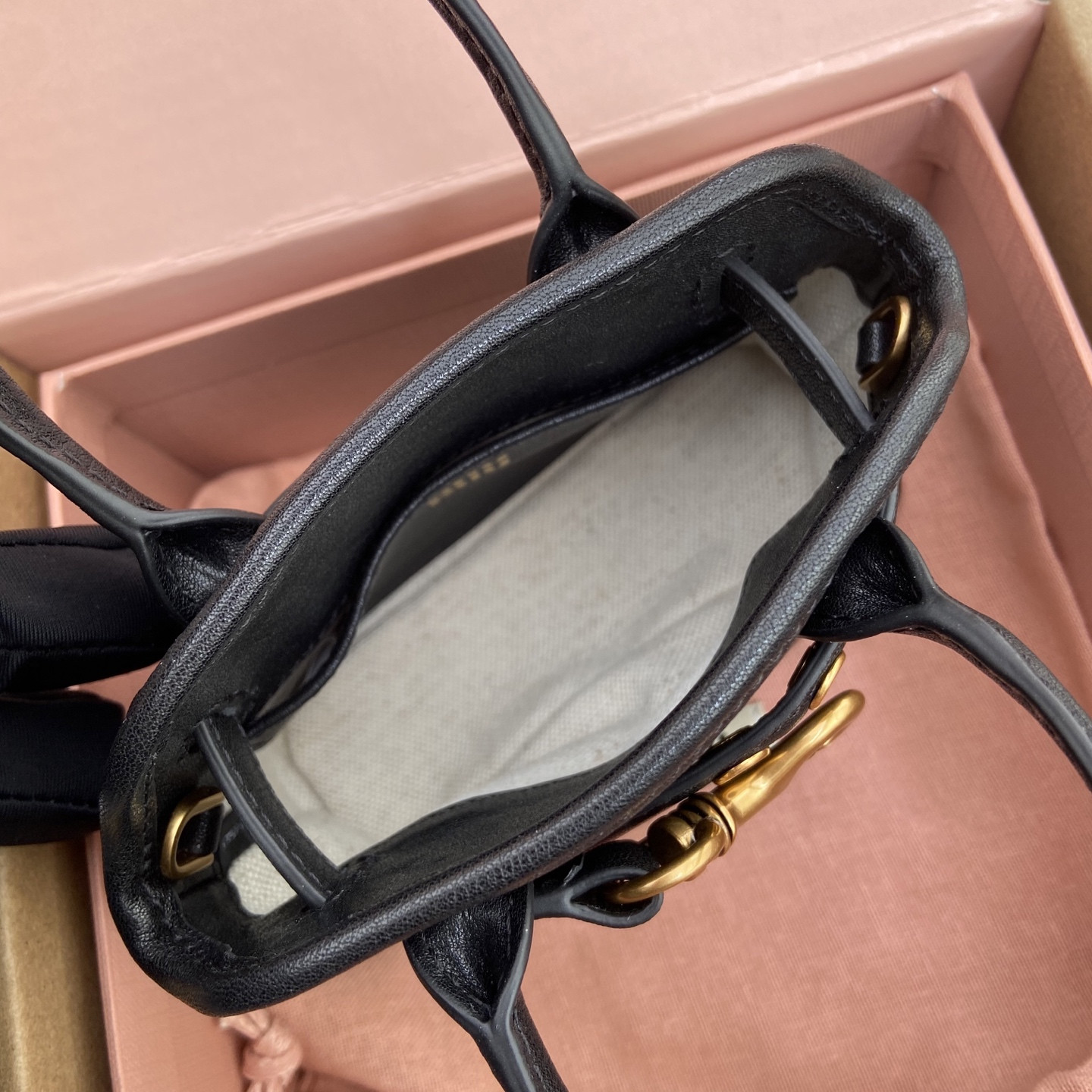 Miu Miu Aventure Nappa Micro Leather trick 9.5x12x2.5cm