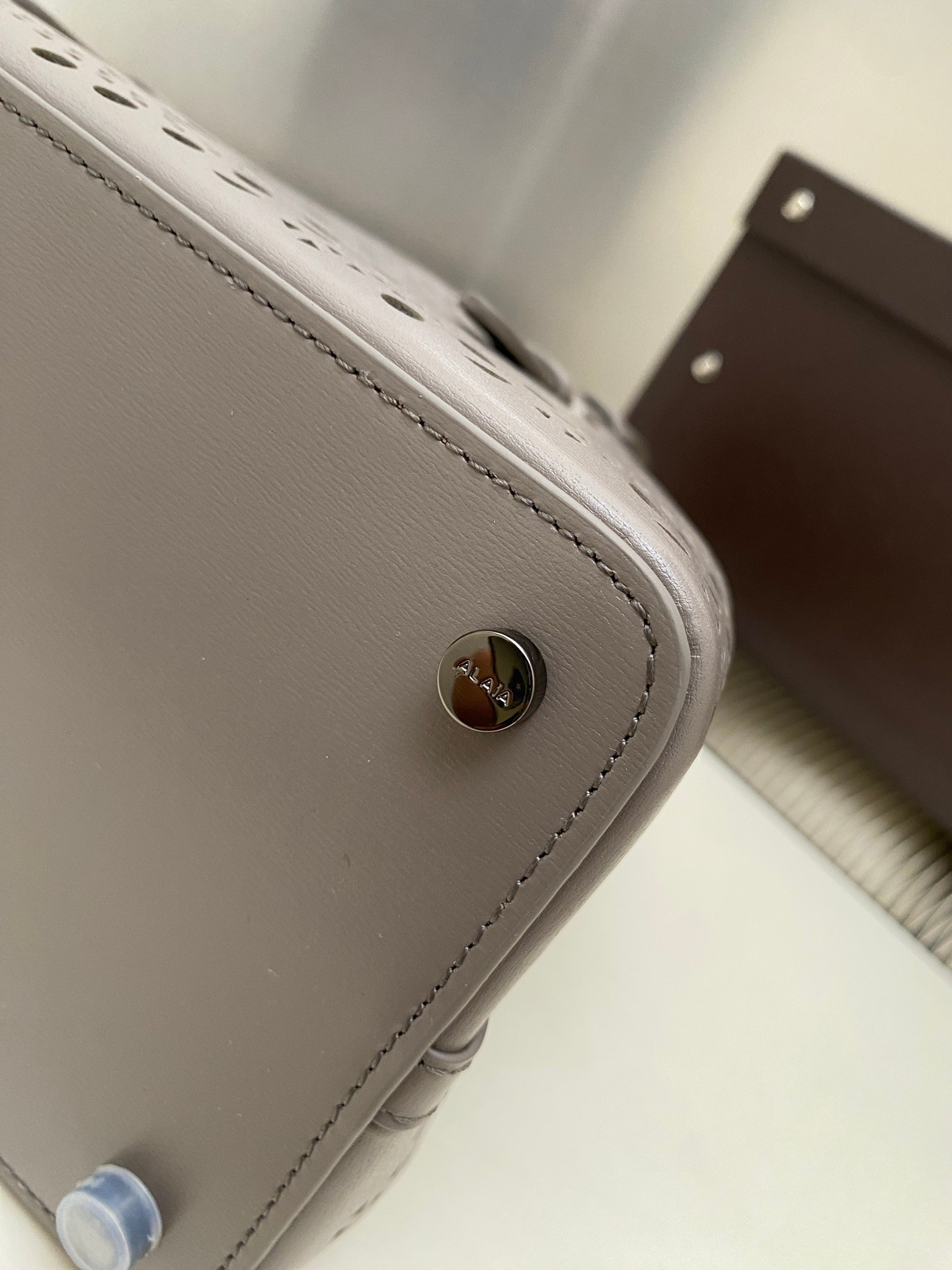 ALAÏA Mina 25 bag 25x20x12cm